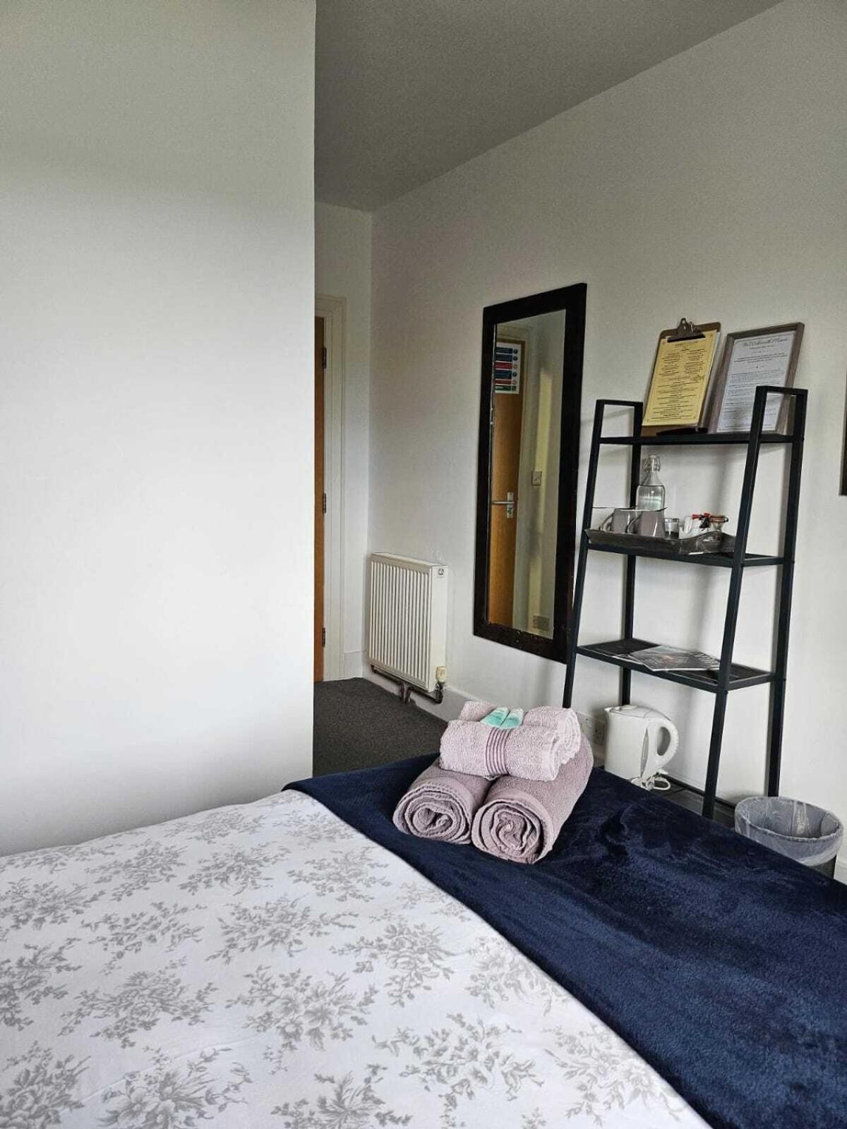 Double Room Private Bathroom