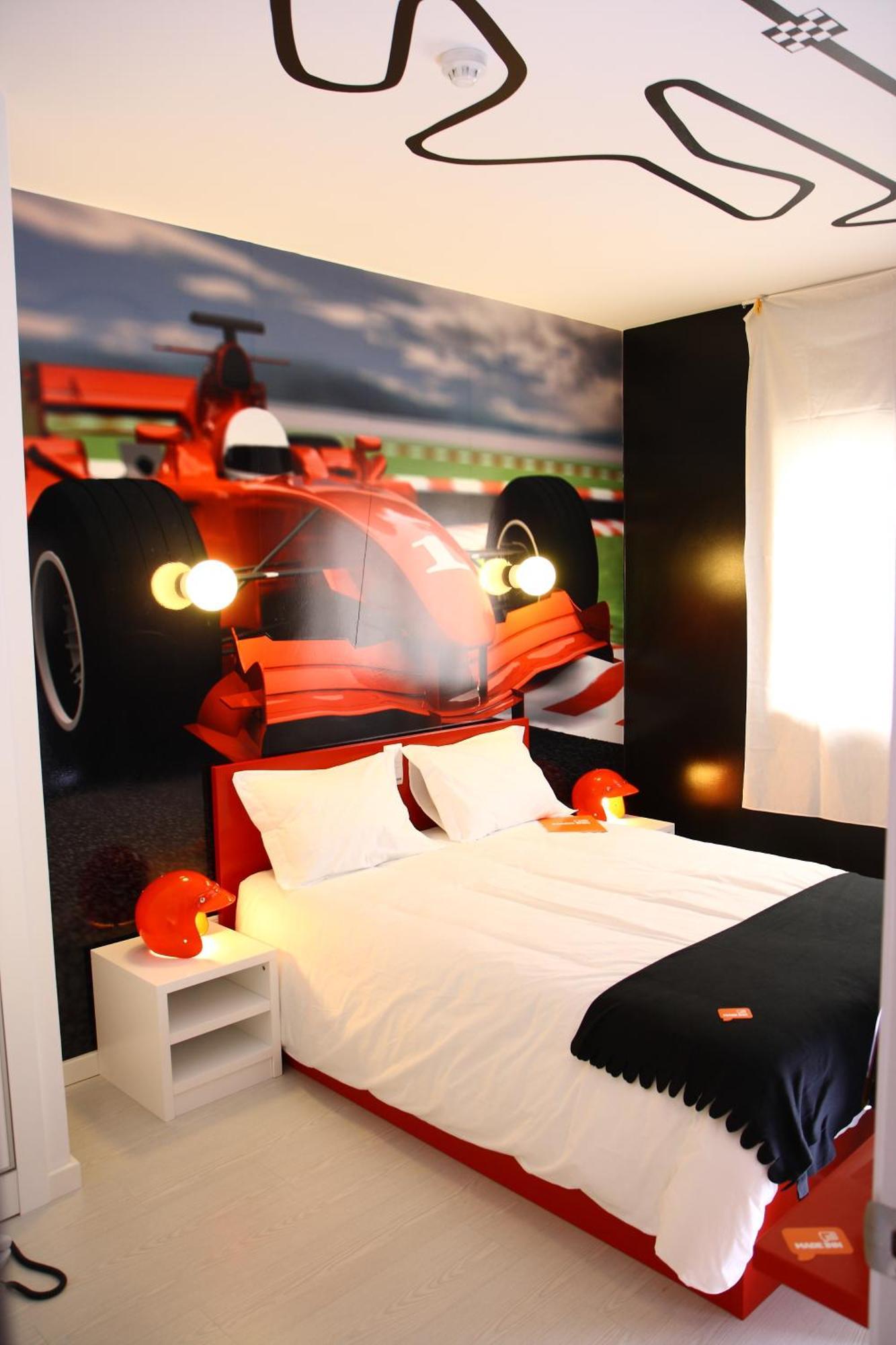 Themed Double Room Speed