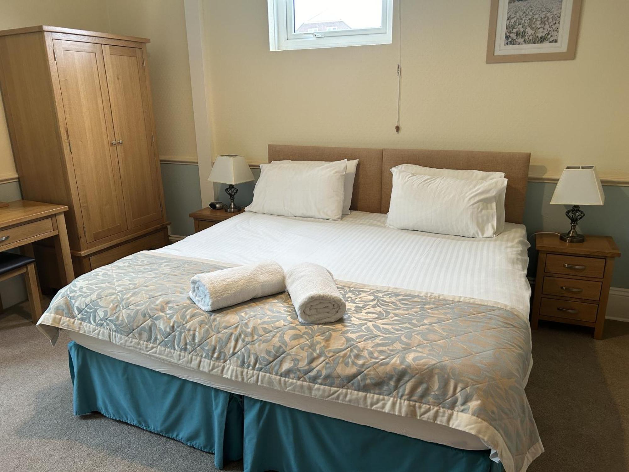 King Room,1581913877:JPEG