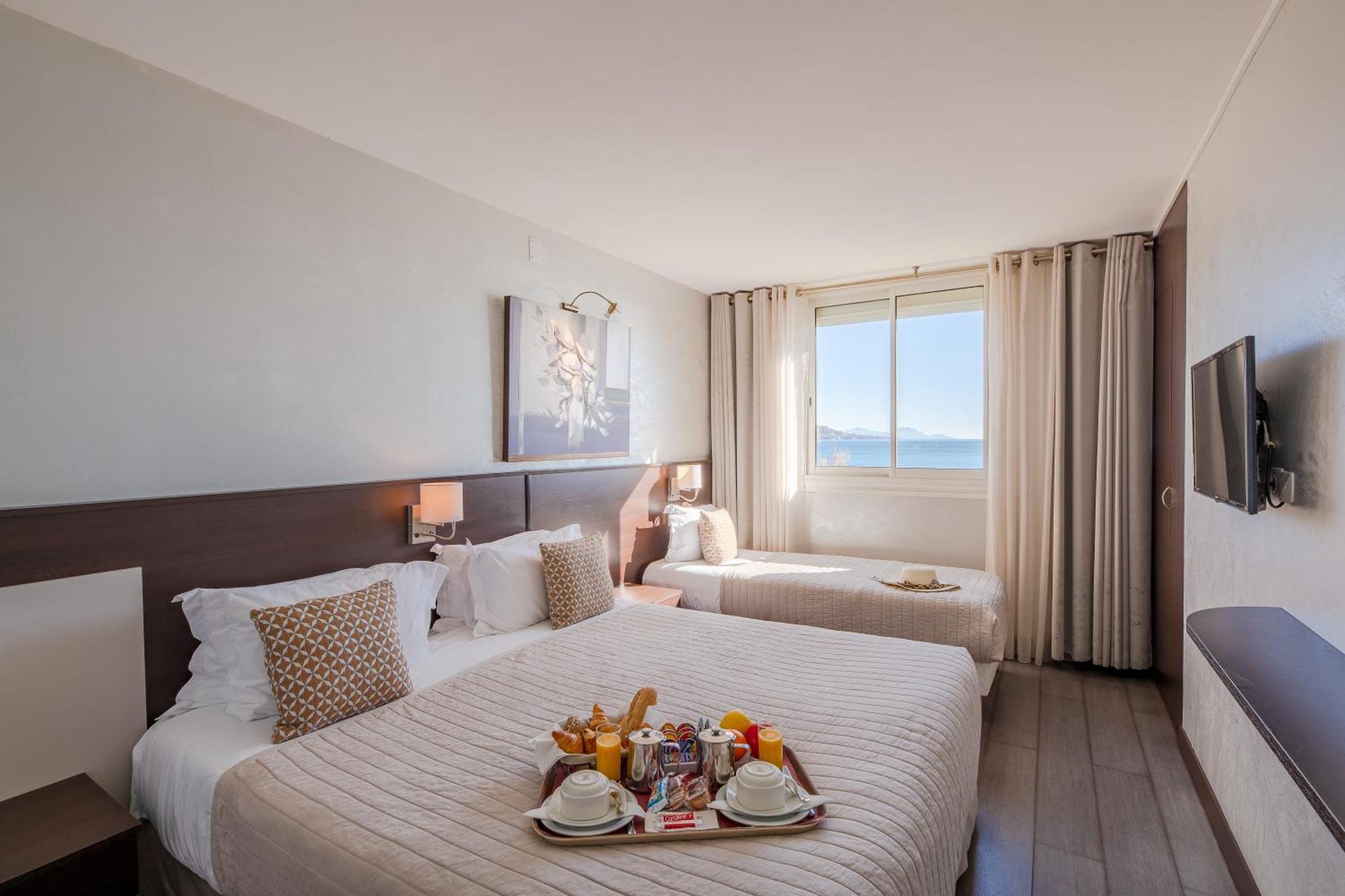 Triple room without balcony panoramic sea view First floor