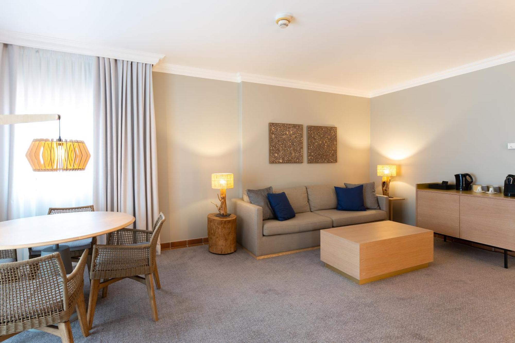 One-Bedroom Junior King Suite Garden View