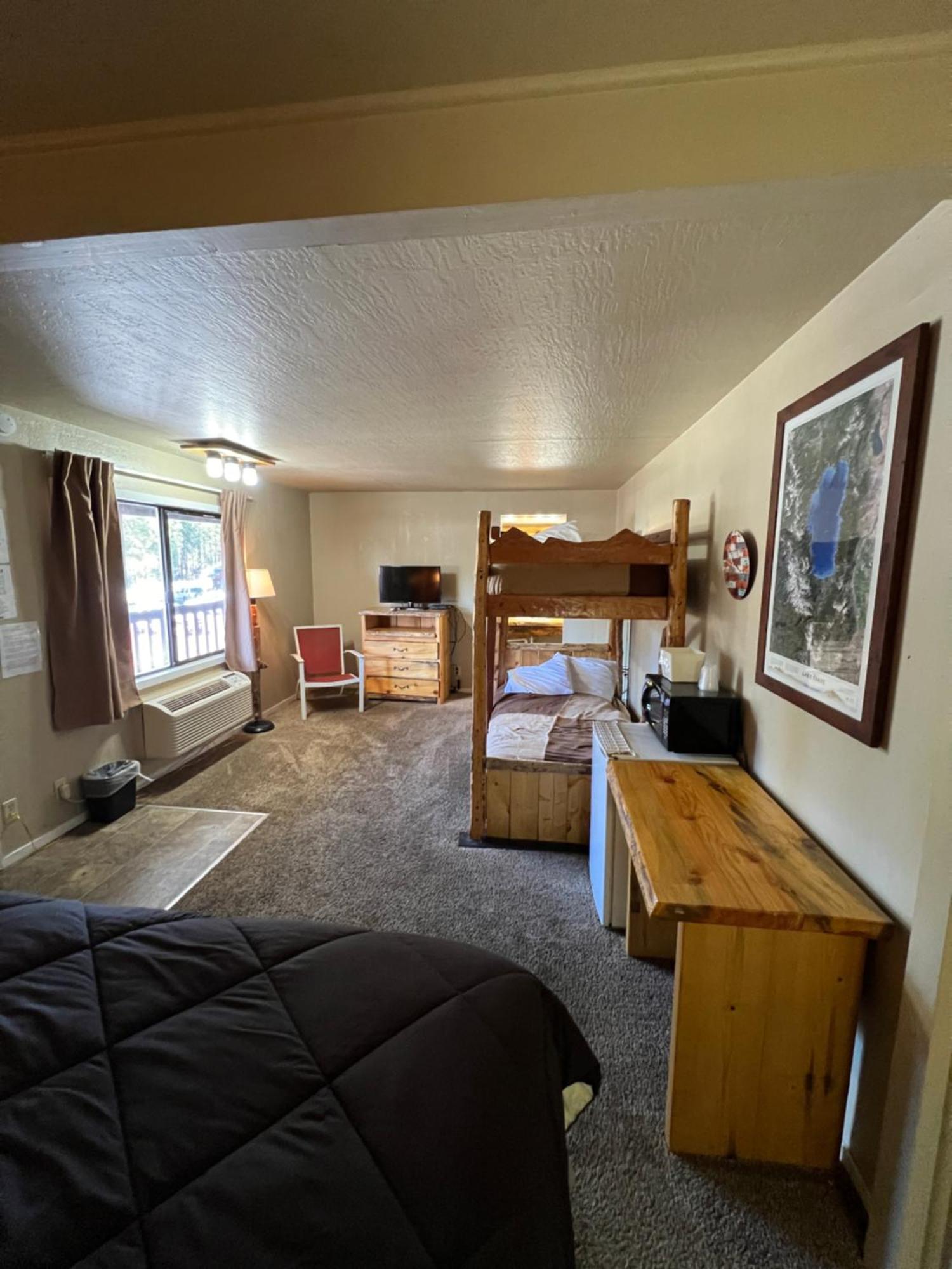 Deluxe Family Room