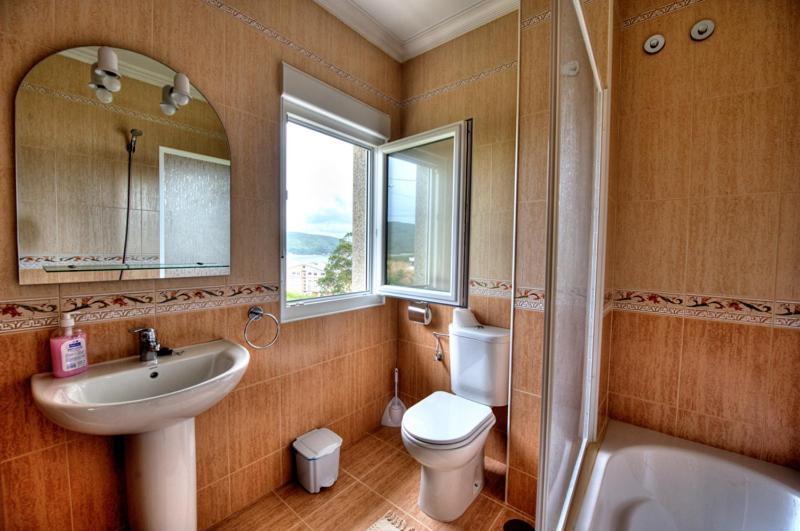Zweibettzimmer mit eigenem Bad