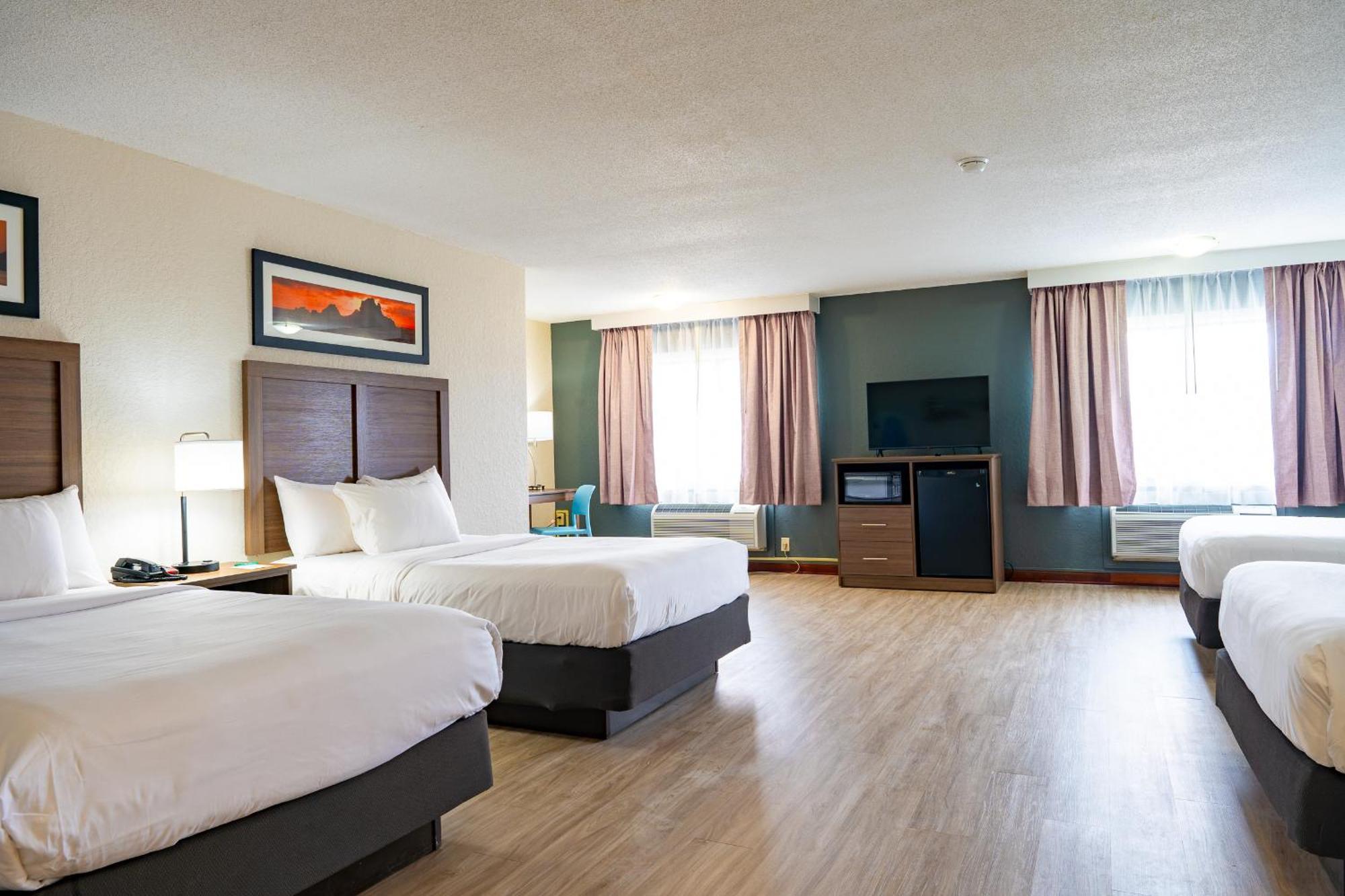 Double Room with Three Double Beds - Non-Smoking