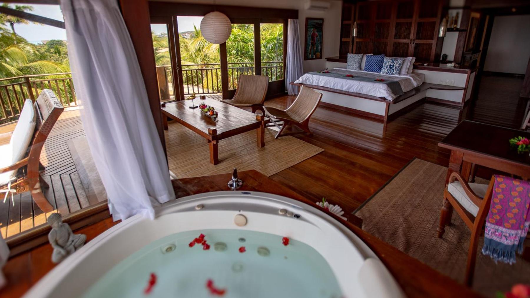 Premier Suite mit Meerblick und Whirlpool (3 Erwachsene)