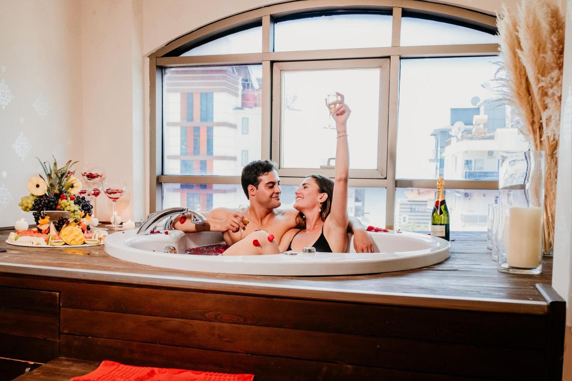 Standard Double Room Spa Bath,1756425306:JPEG