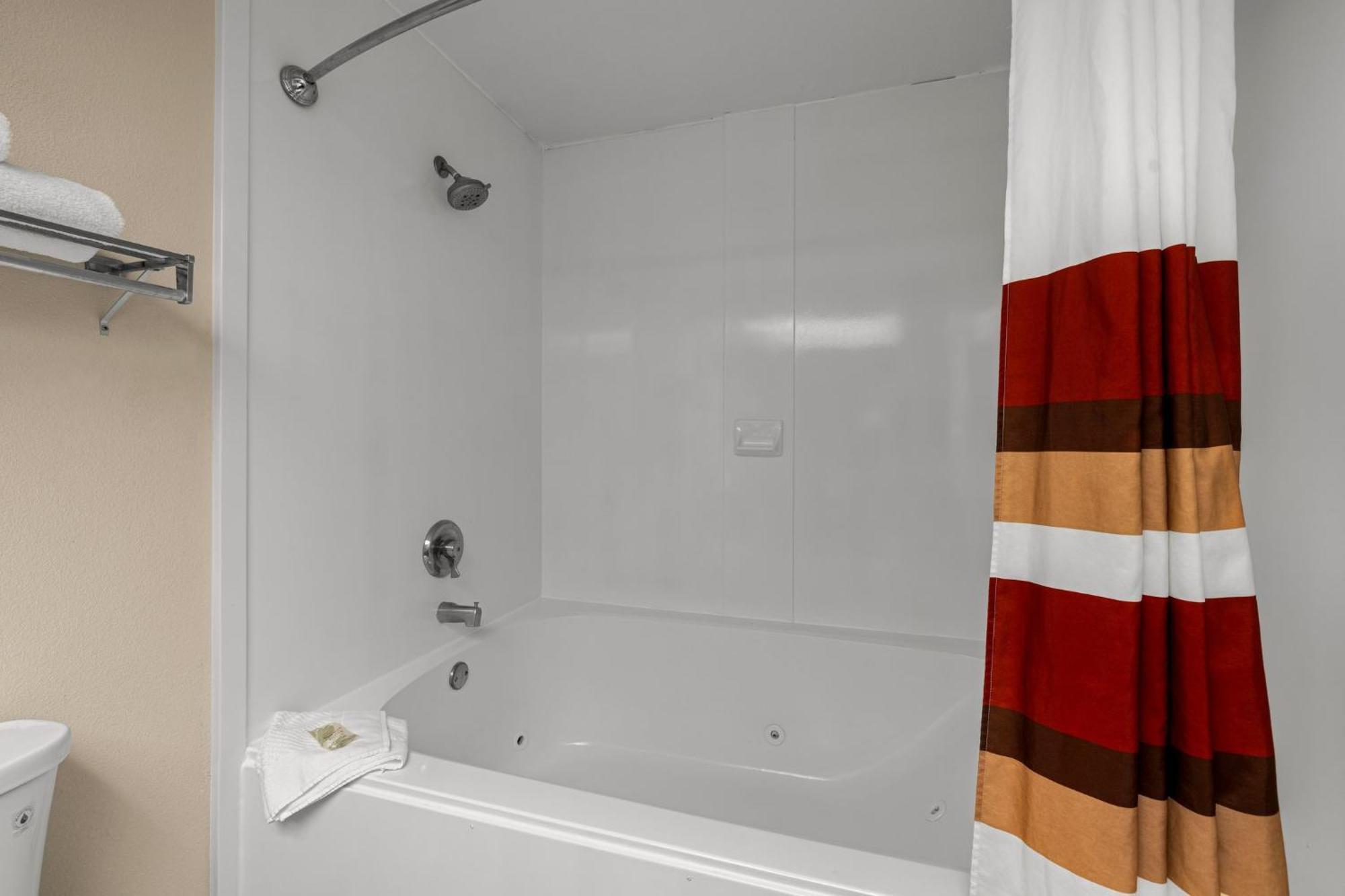 Suite King Room with Spa Bath Non-Smoking