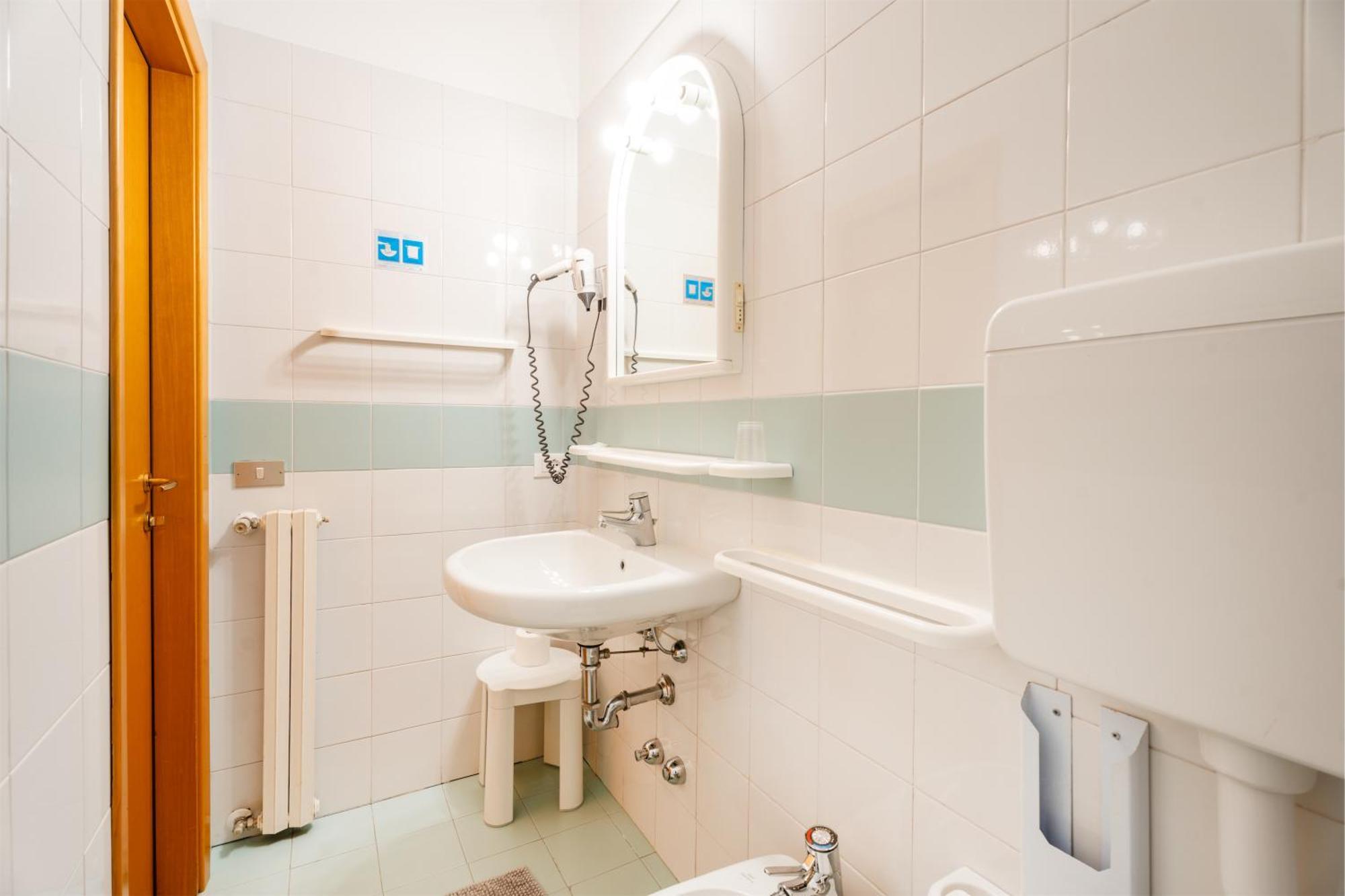 Deluxe Double or Twin Room with Lake View