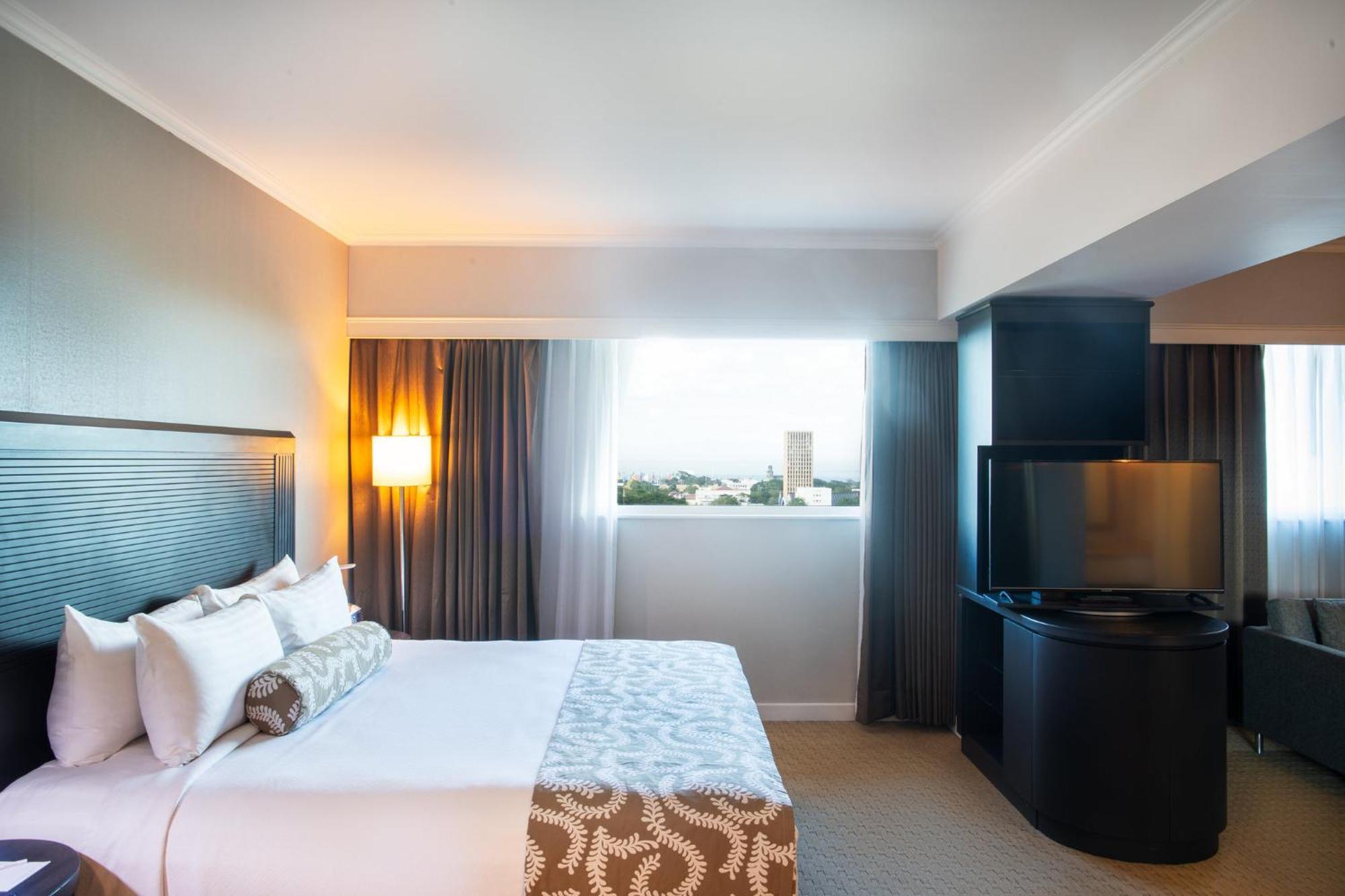 Junior King Suite
