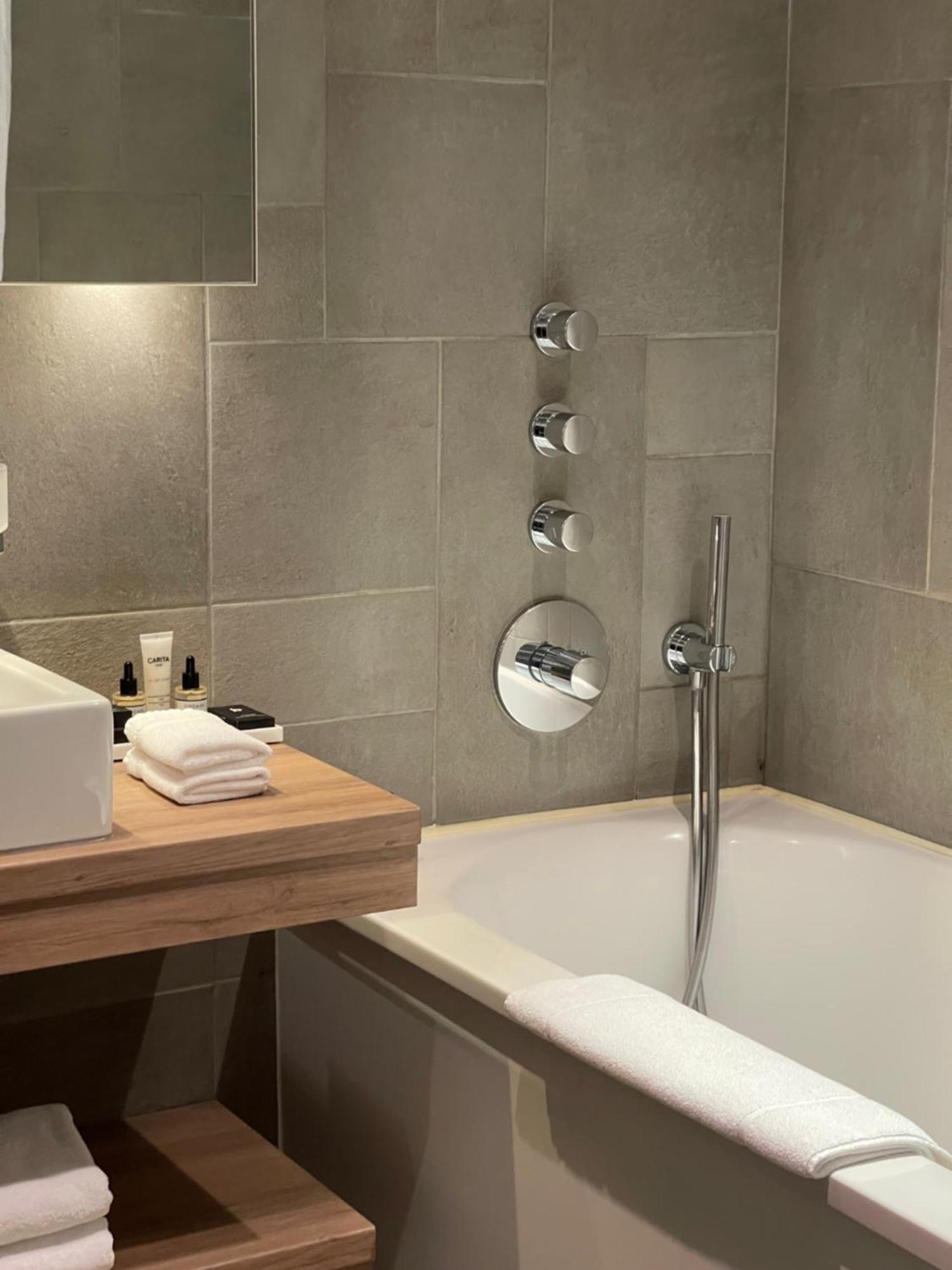 Superior Double Room Bath,1587496877:JPEG