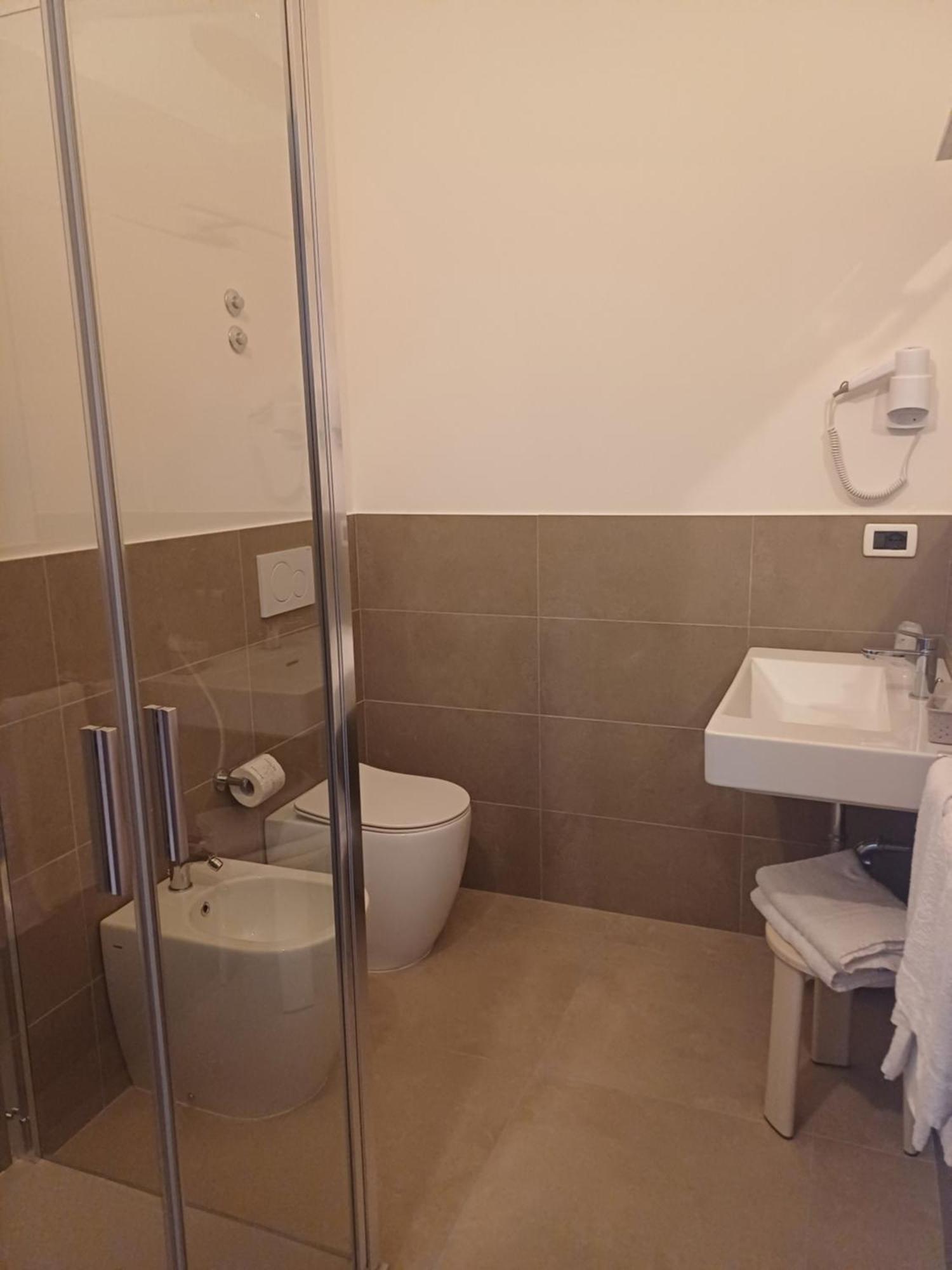 Standard Quadruple Room,1595426082:JPEG