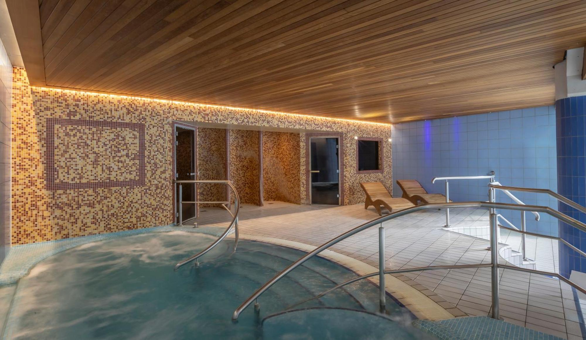 Deluxe Tweepersoonskamer met 2 Aparte Bedden en Uitzicht op Zee