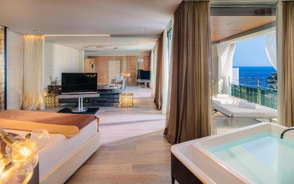 Suite Presidenziale con Vista Mare e Accesso Spa