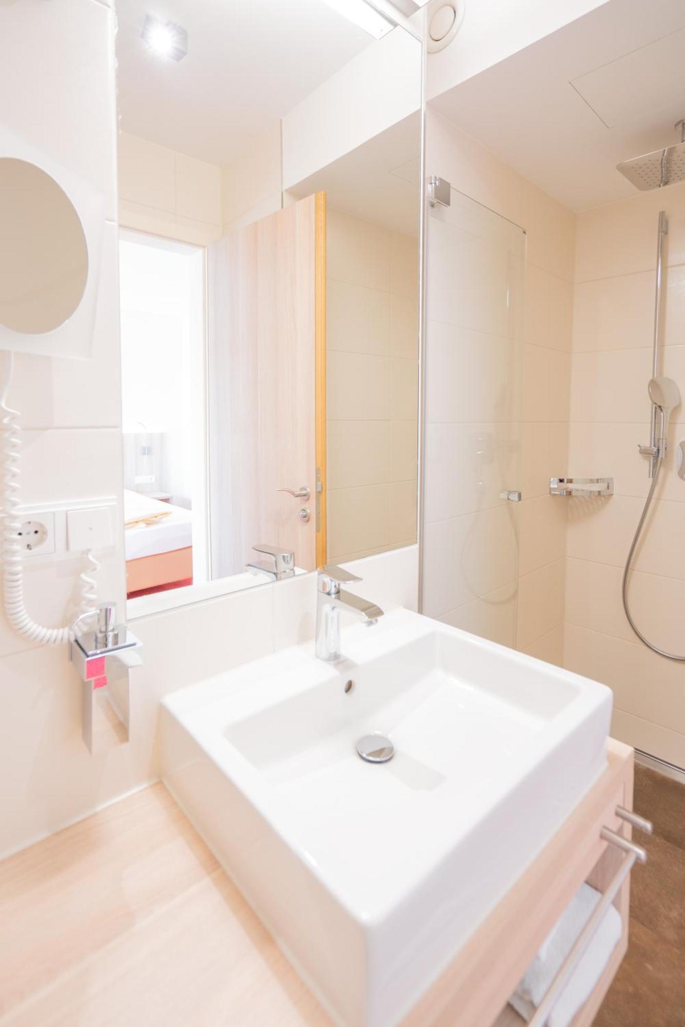 Comfort Single Room