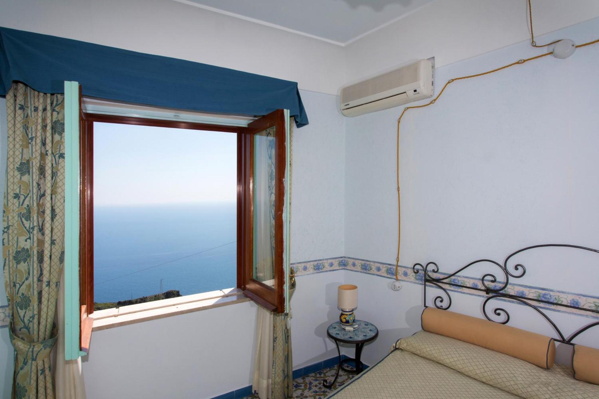Chambre Triple Basique - Vue sur Mer
