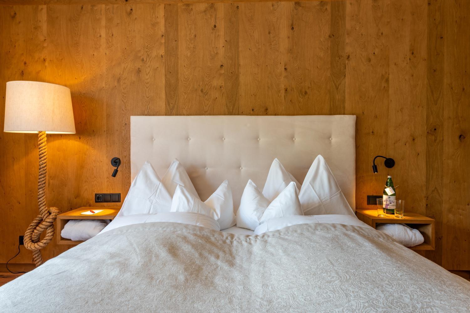 Double or Twin Room Lake View