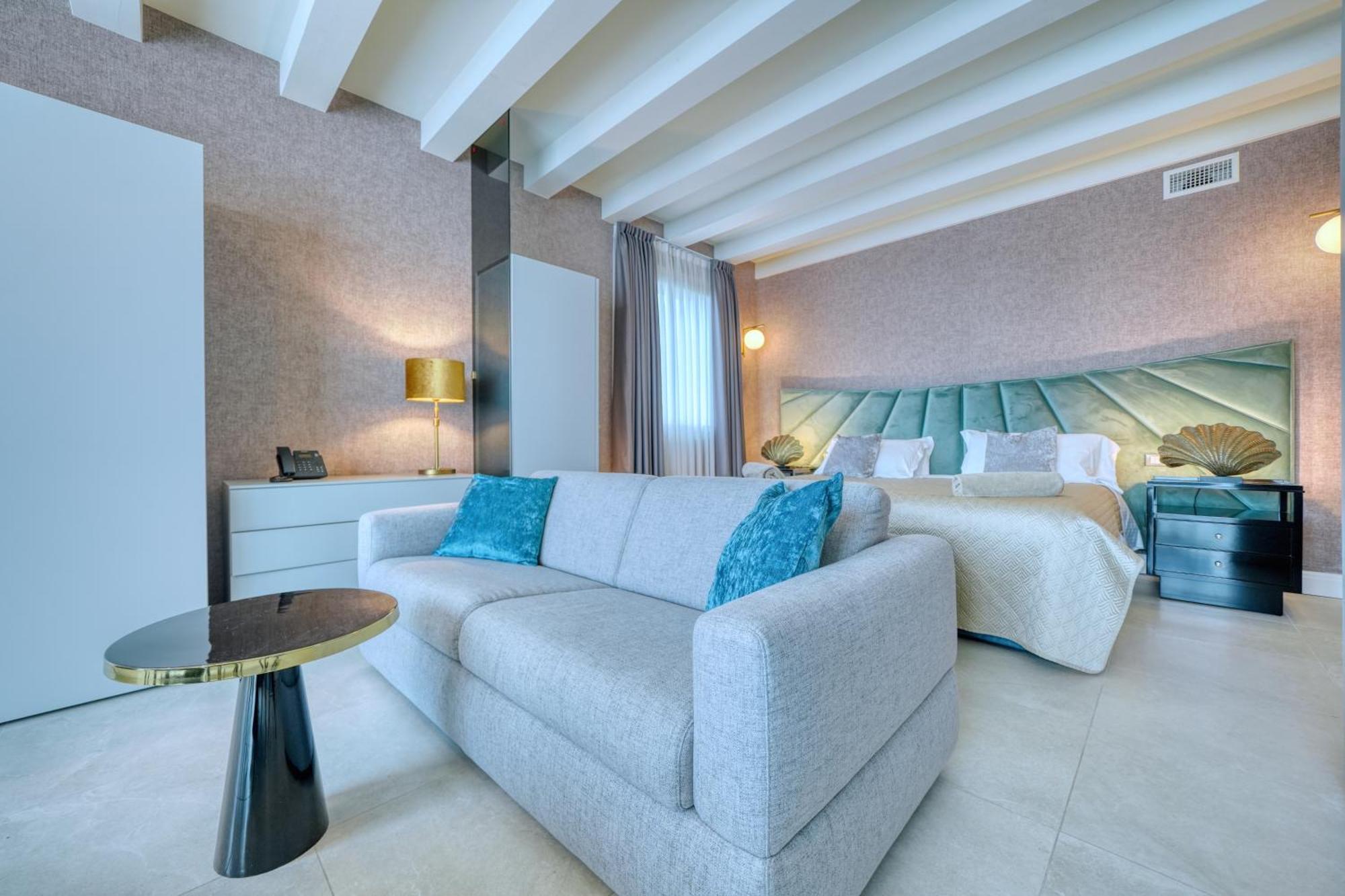 Suite met Hydromassagebad en Uitzicht op het Meer