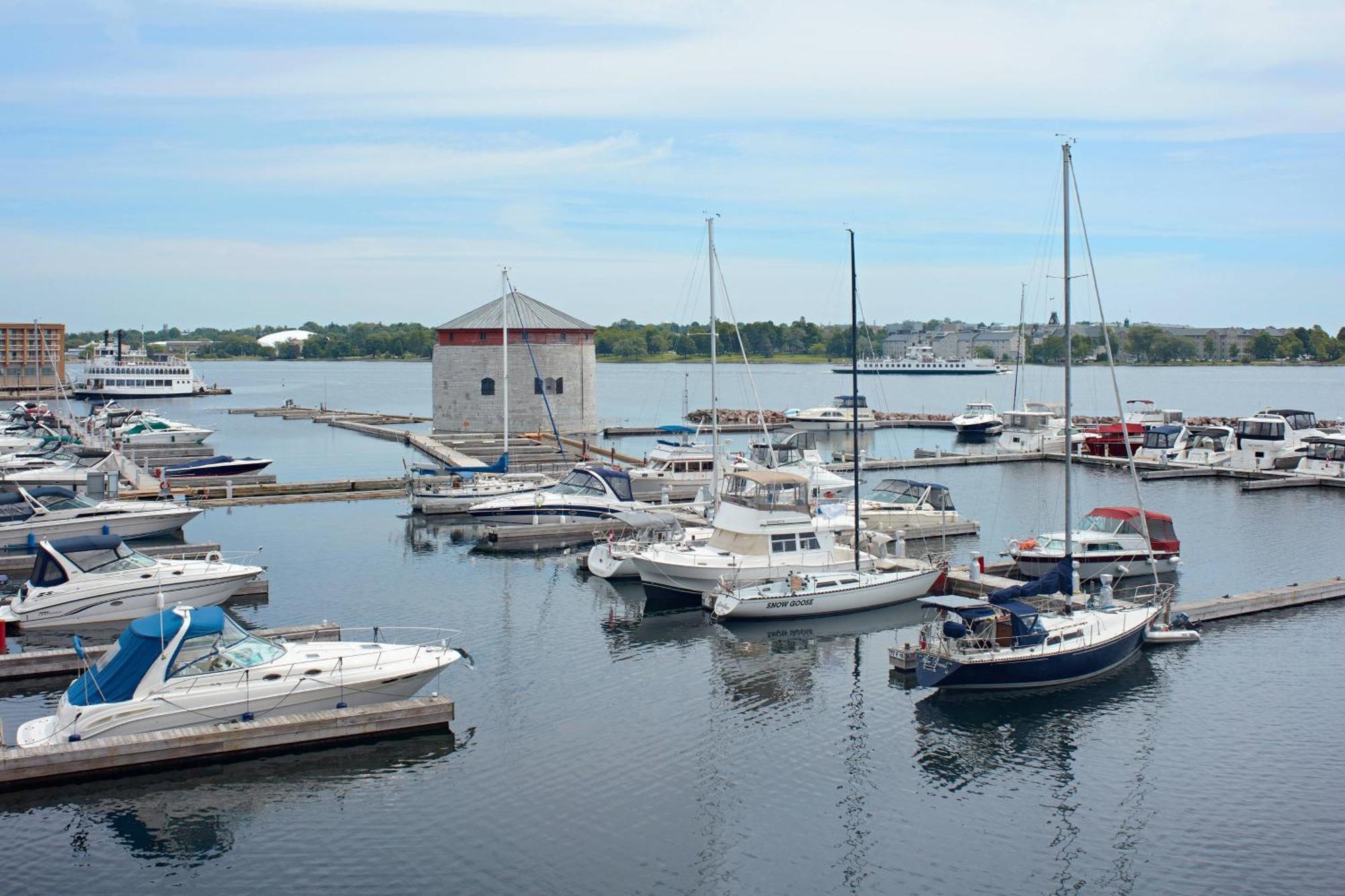 Accessible, Guest room, 1 Queen, Waterfront