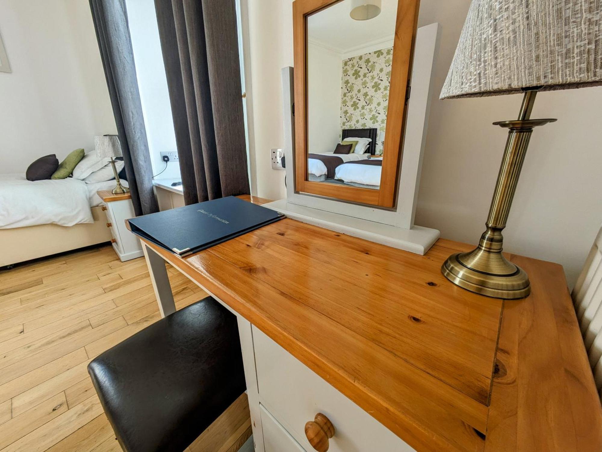 Triple Room with Bath