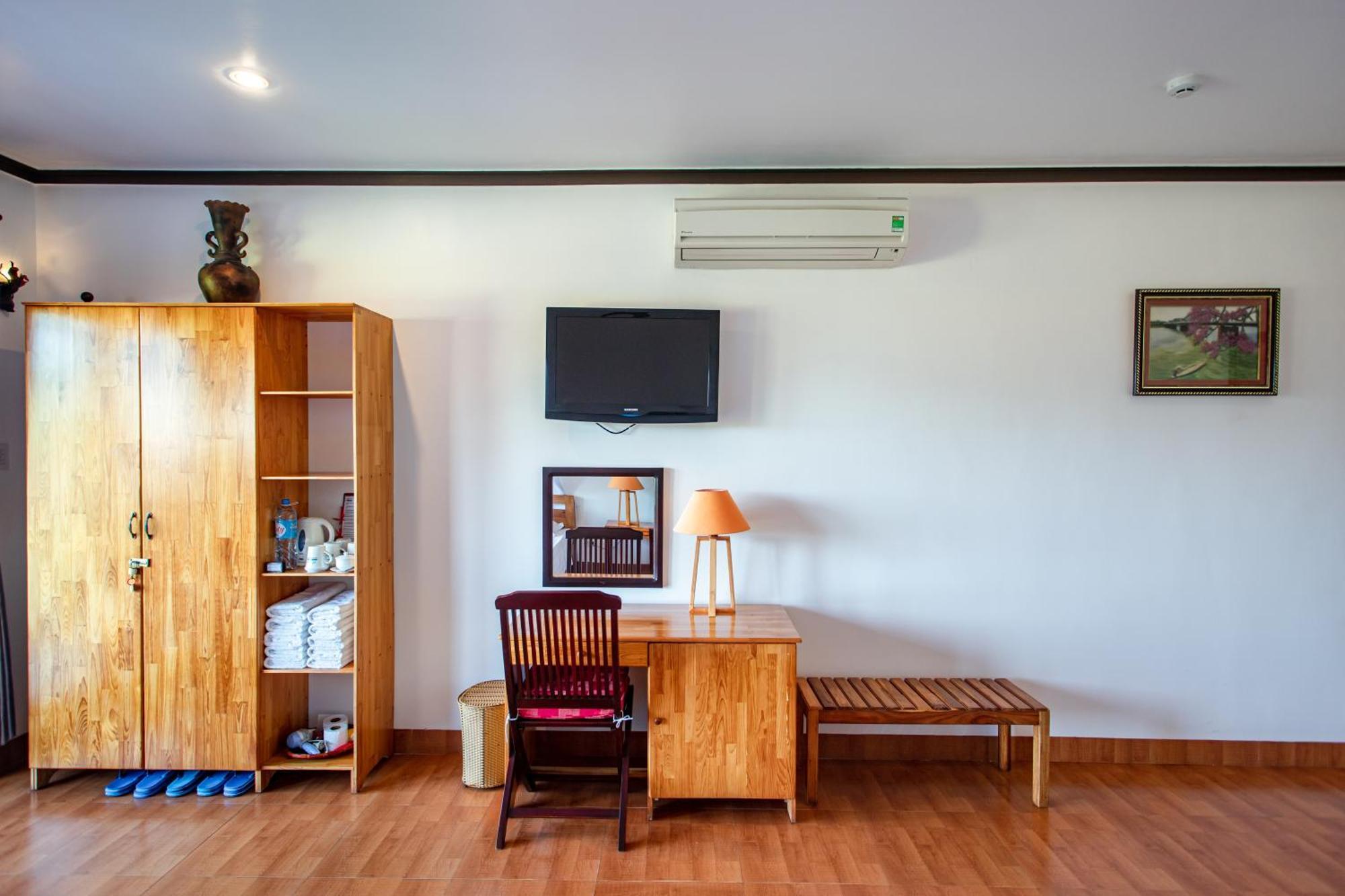 Family Room (5 Persons)