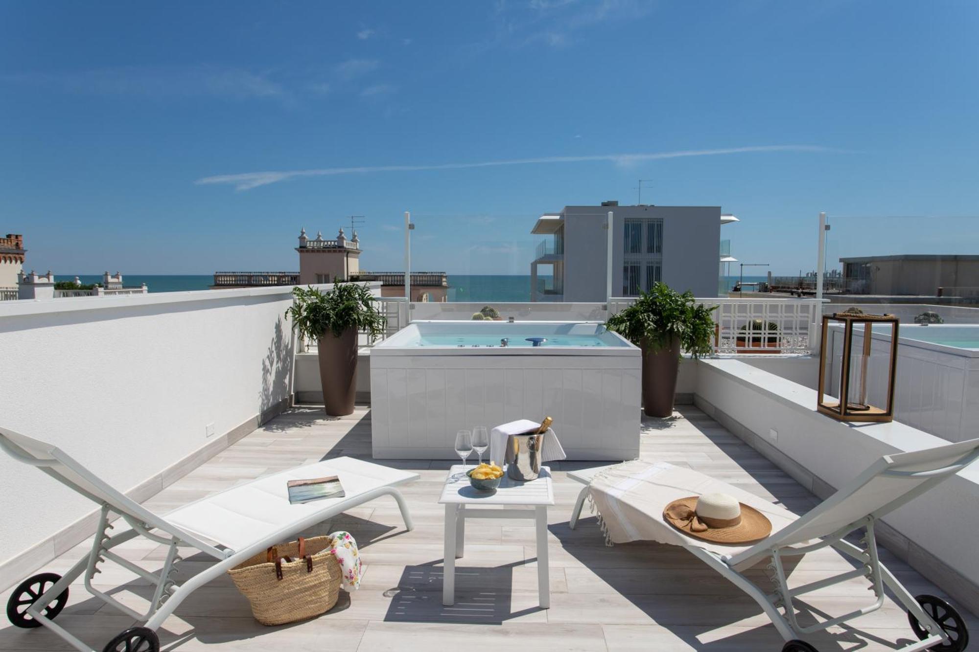 Deluxe Triple Room Terrace External Jacuzzi,1588450174:JPEG