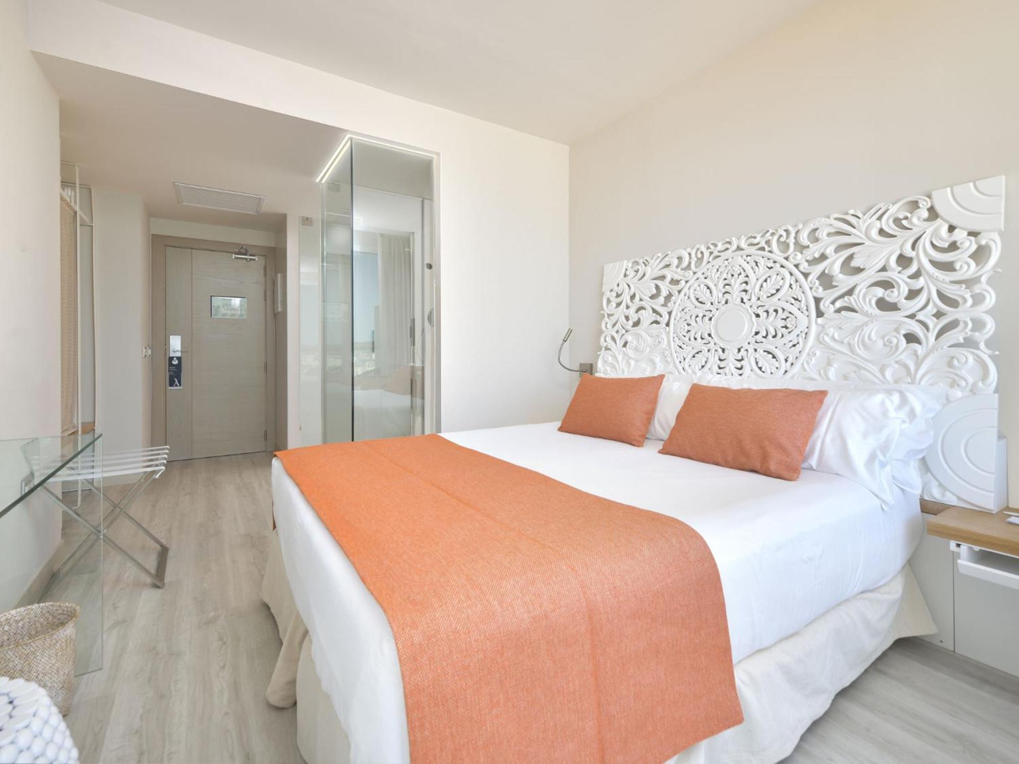 Double or Twin Room lateral Sea View Make It Happen,1589109359:JPEG