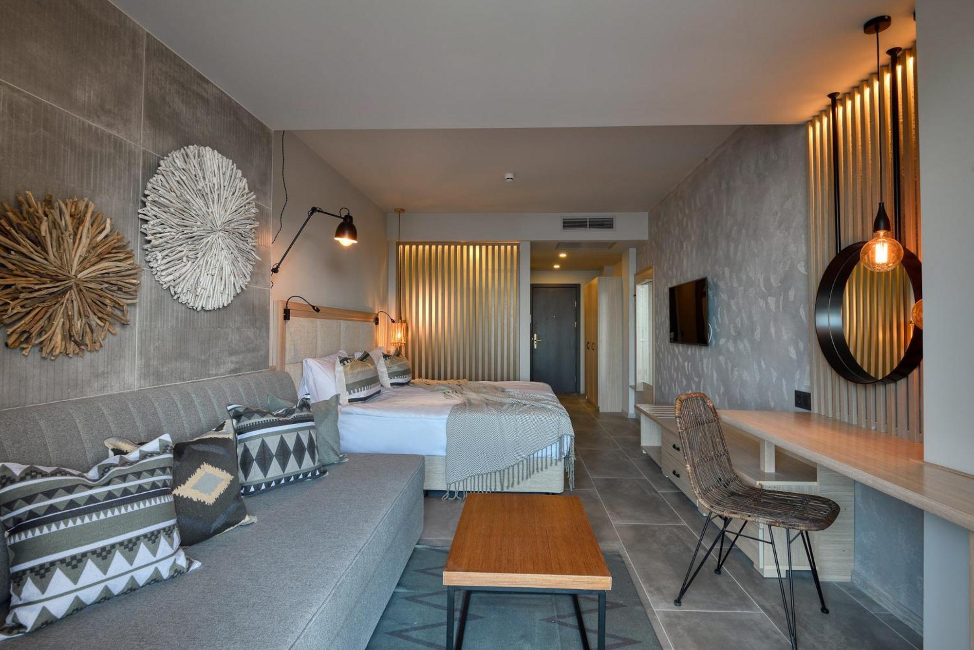 Double Room – Private Beach & Aquapark Access