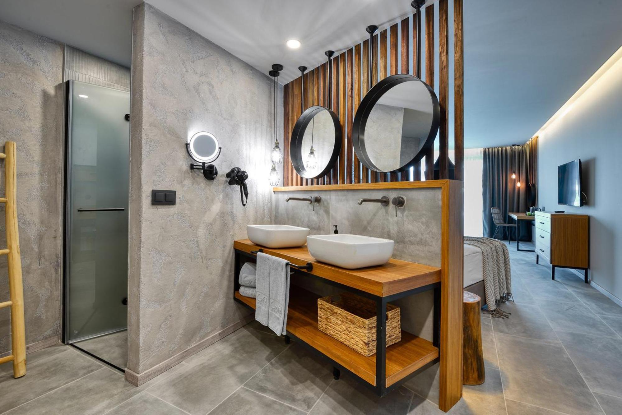 Superior Double Room Side Sea view – Private Beach & Aquapark Access