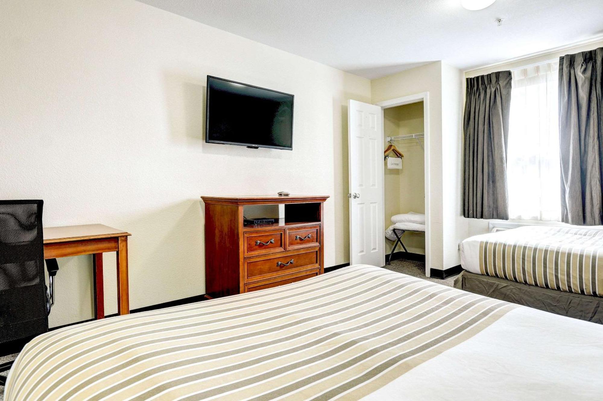 Queen Room with Two Queen Beds - Non-Smoking