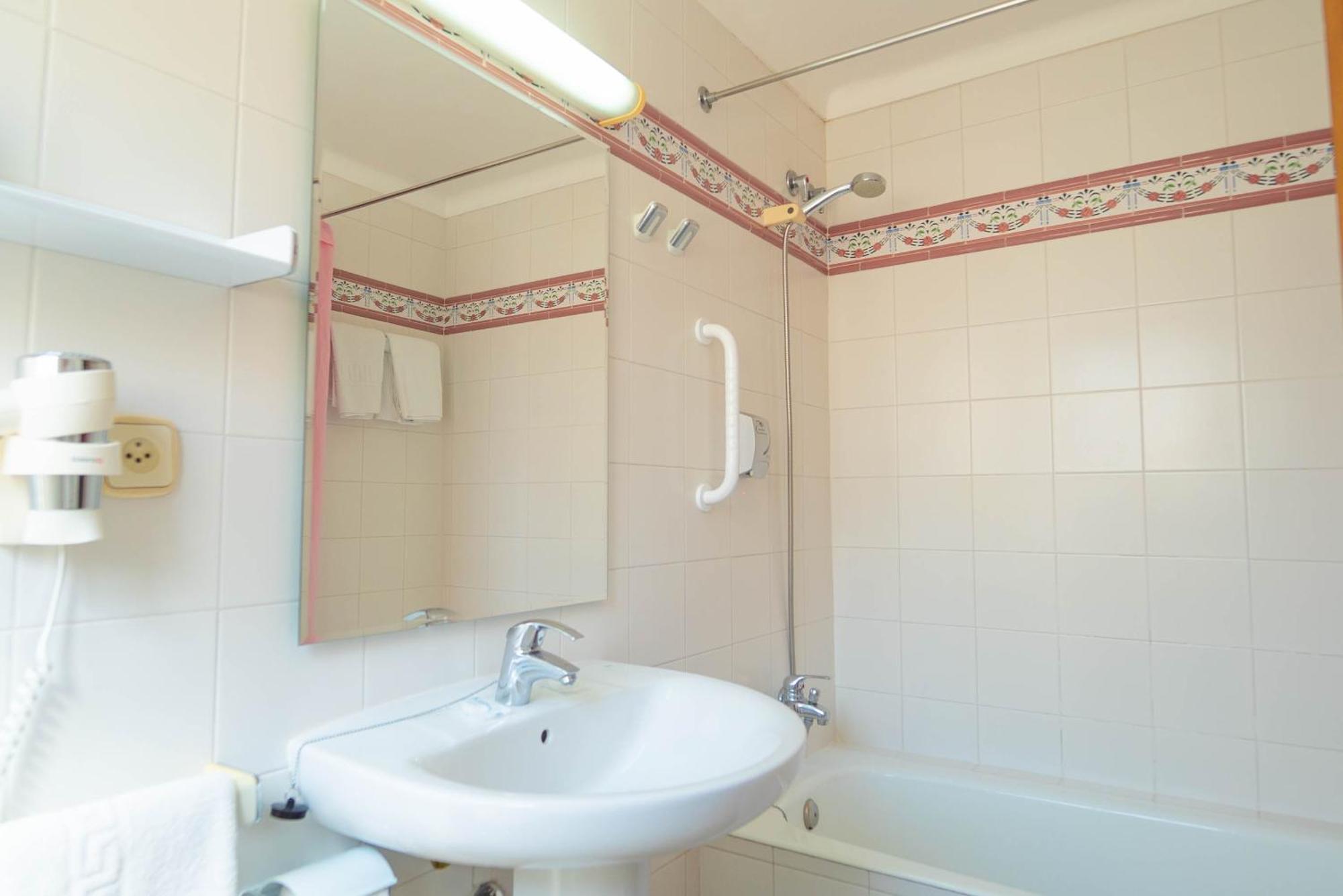 Quadruple Room,1589346427:JPEG