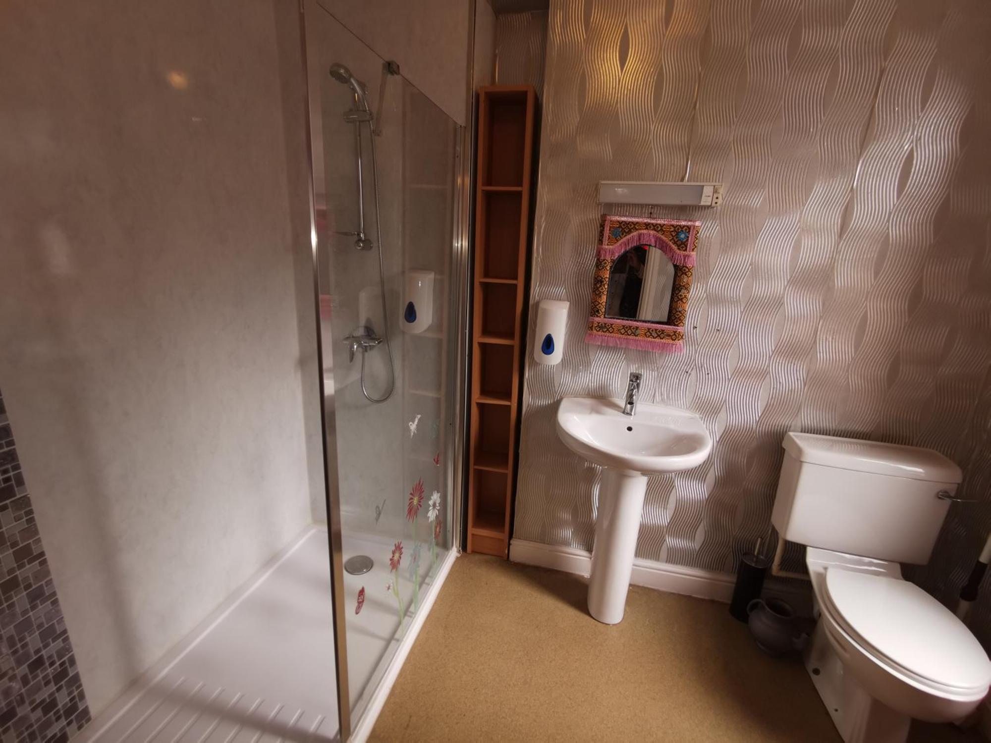 Vierpersoonskamer met Douche