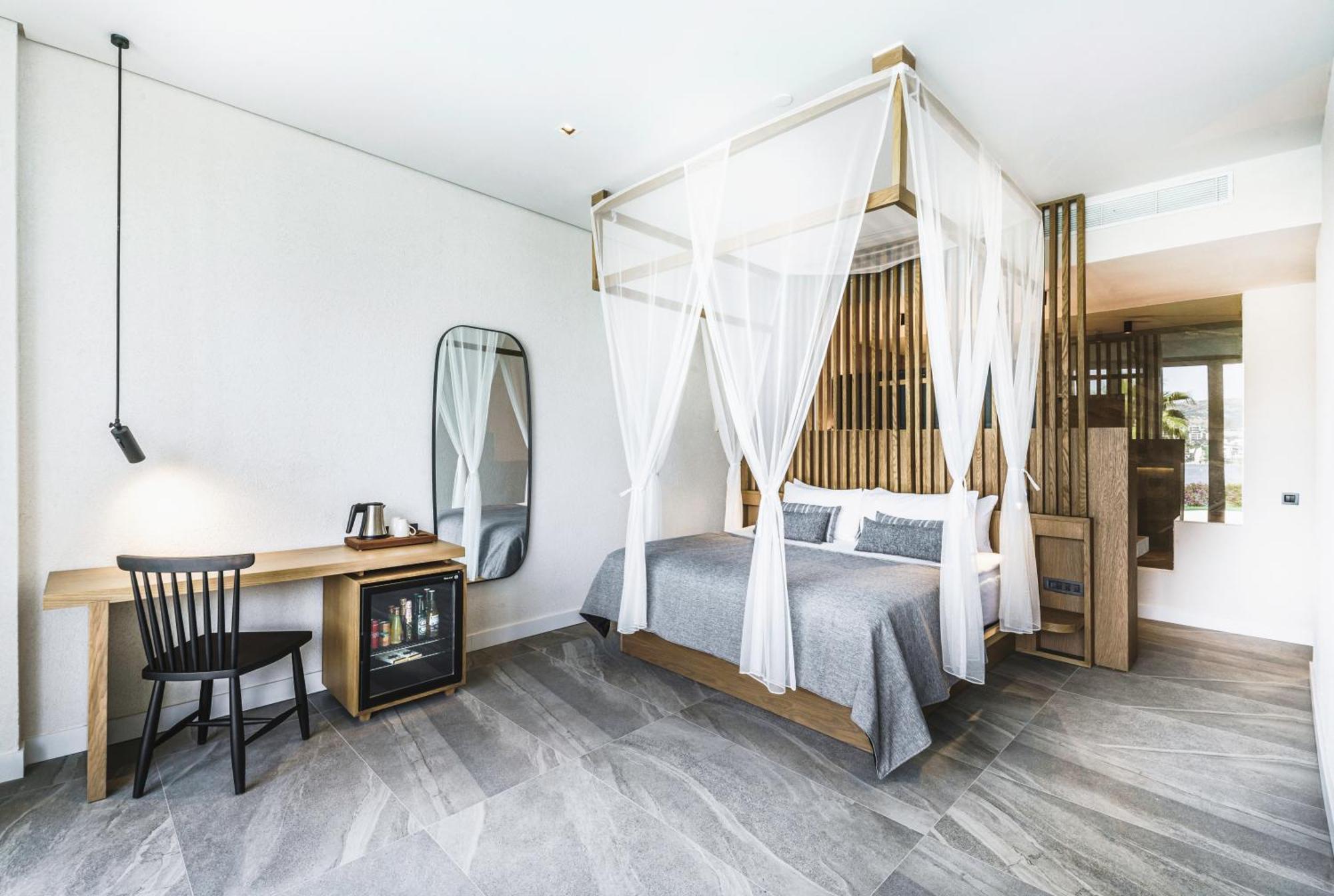 Exclusive Suite Private Pool – One Bedroom