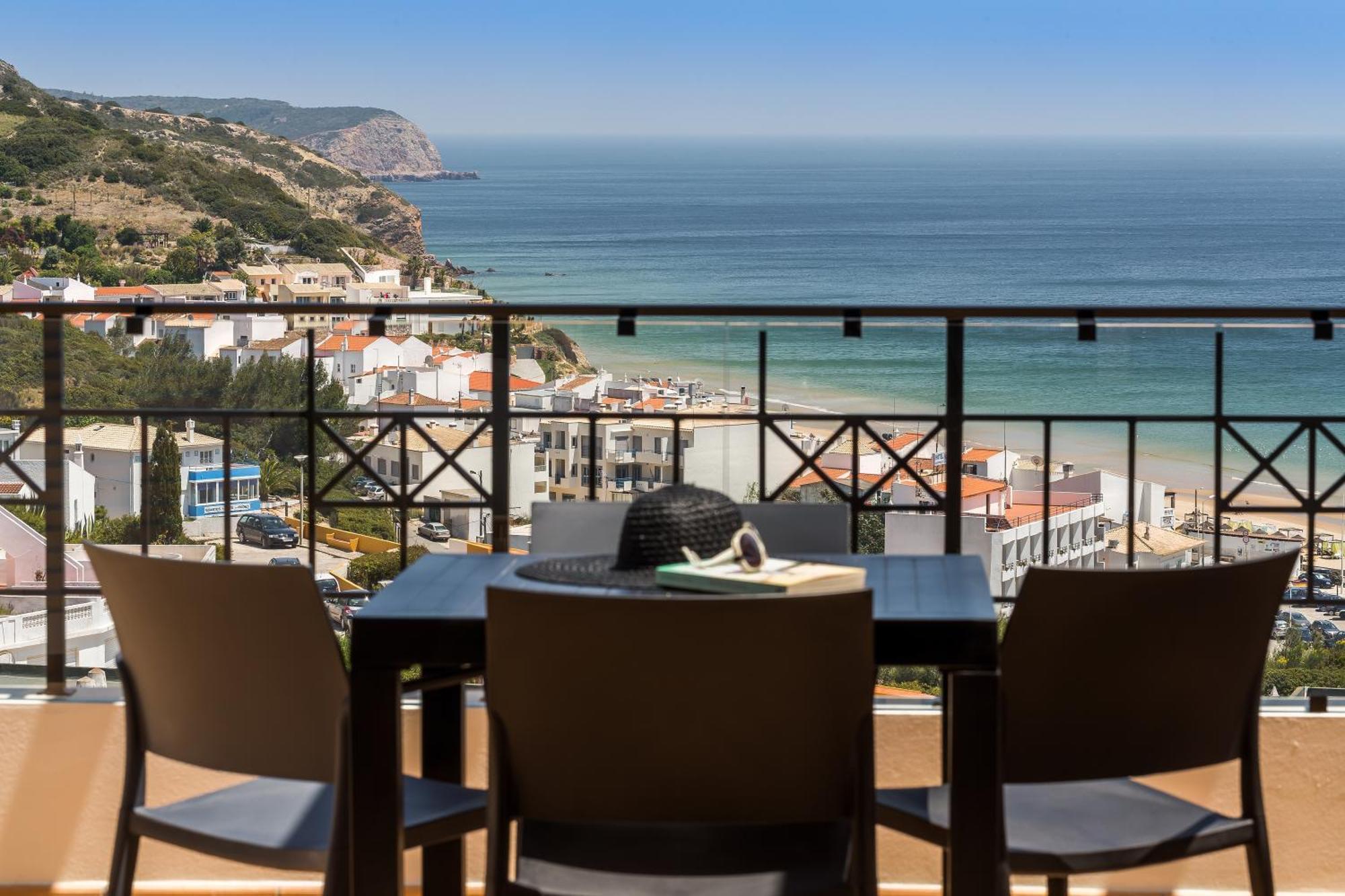 Three-Bedroom Townhouse Sea View