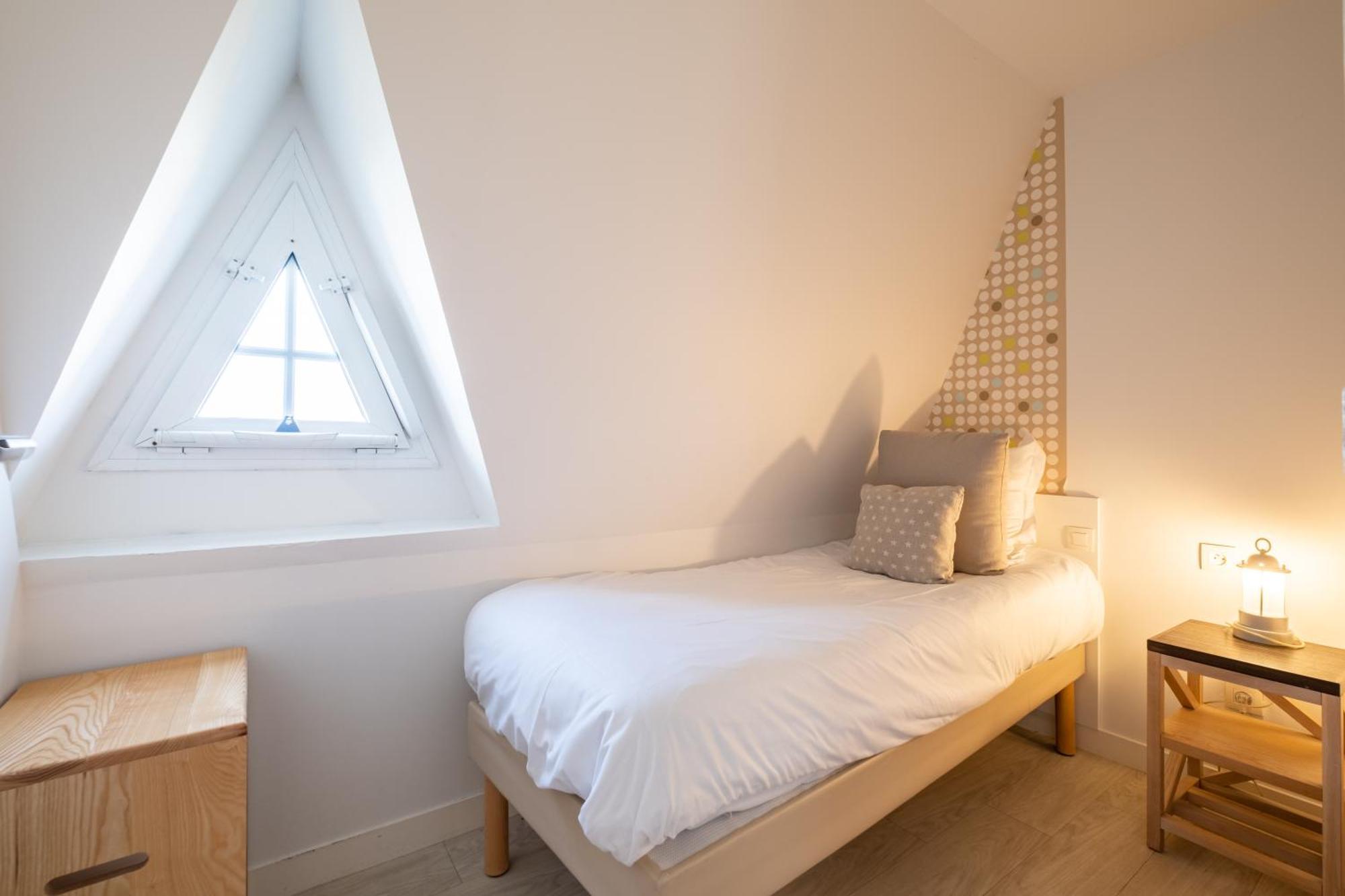 Two-Bedroom Duplex Apartment 2 Sleeping Alcove Sea View,1589556692:JPEG