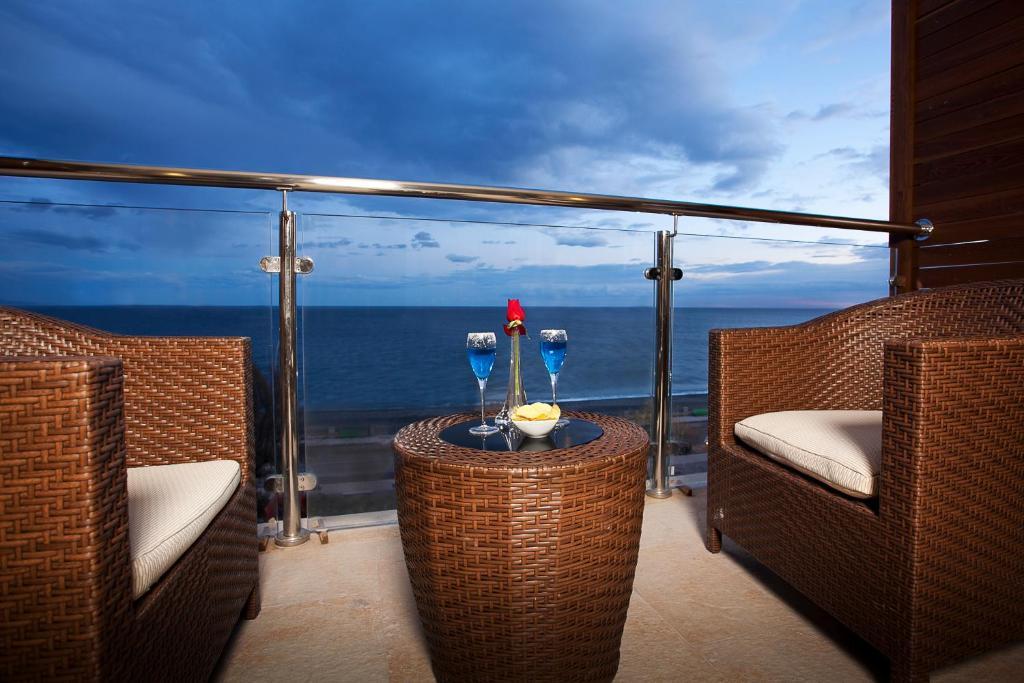 Superior Double or Twin Room Balcony Sea View,681796260:JPEG
