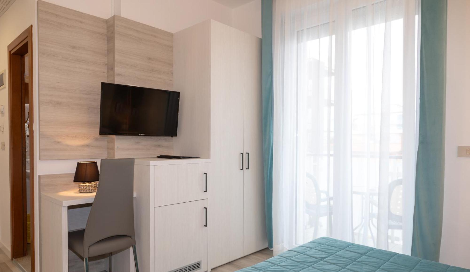 Double or Twin Room Balcony