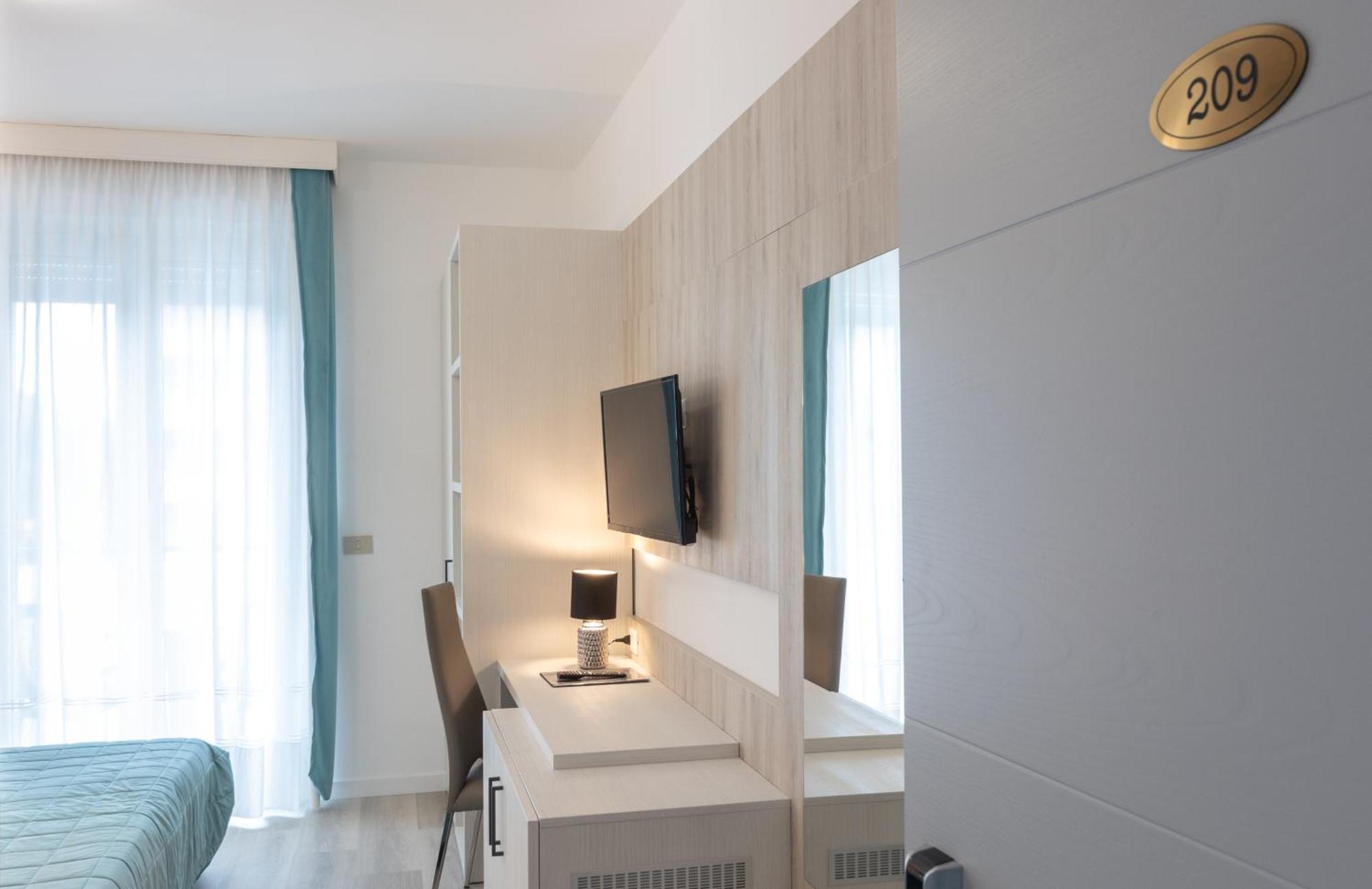 Double or Twin Room Balcony