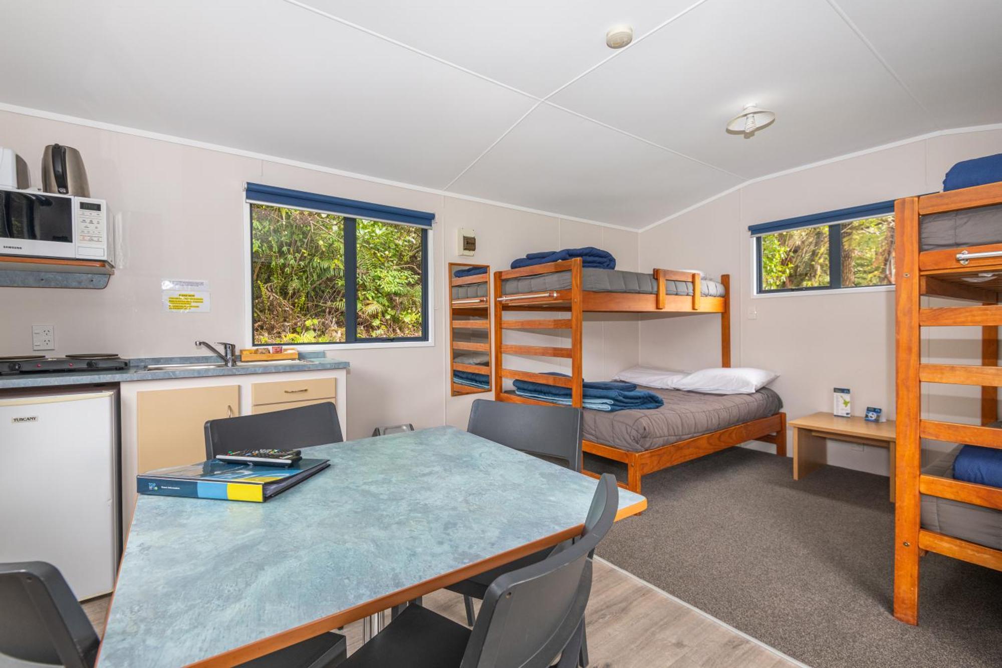 Studio Cabin Kitchenette