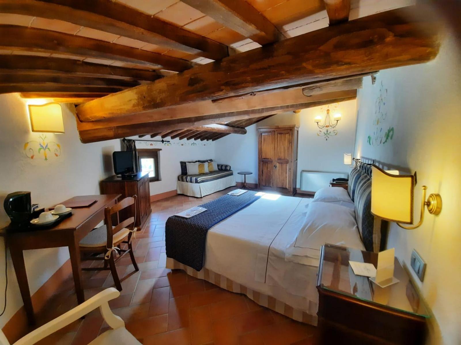 Attic Queen Room,1592047342:JPEG