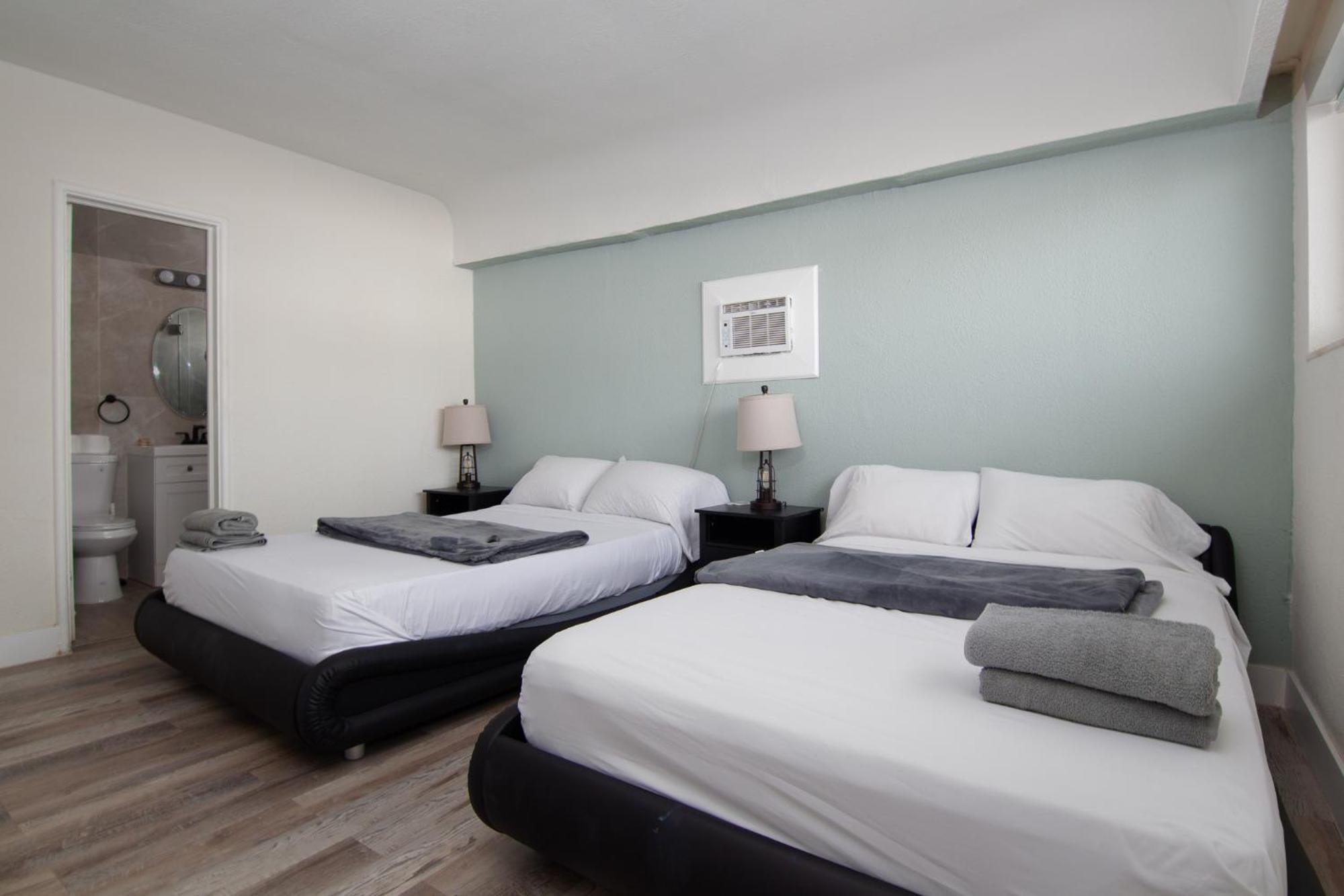 One-Bedroom Apartment with Ocean View
