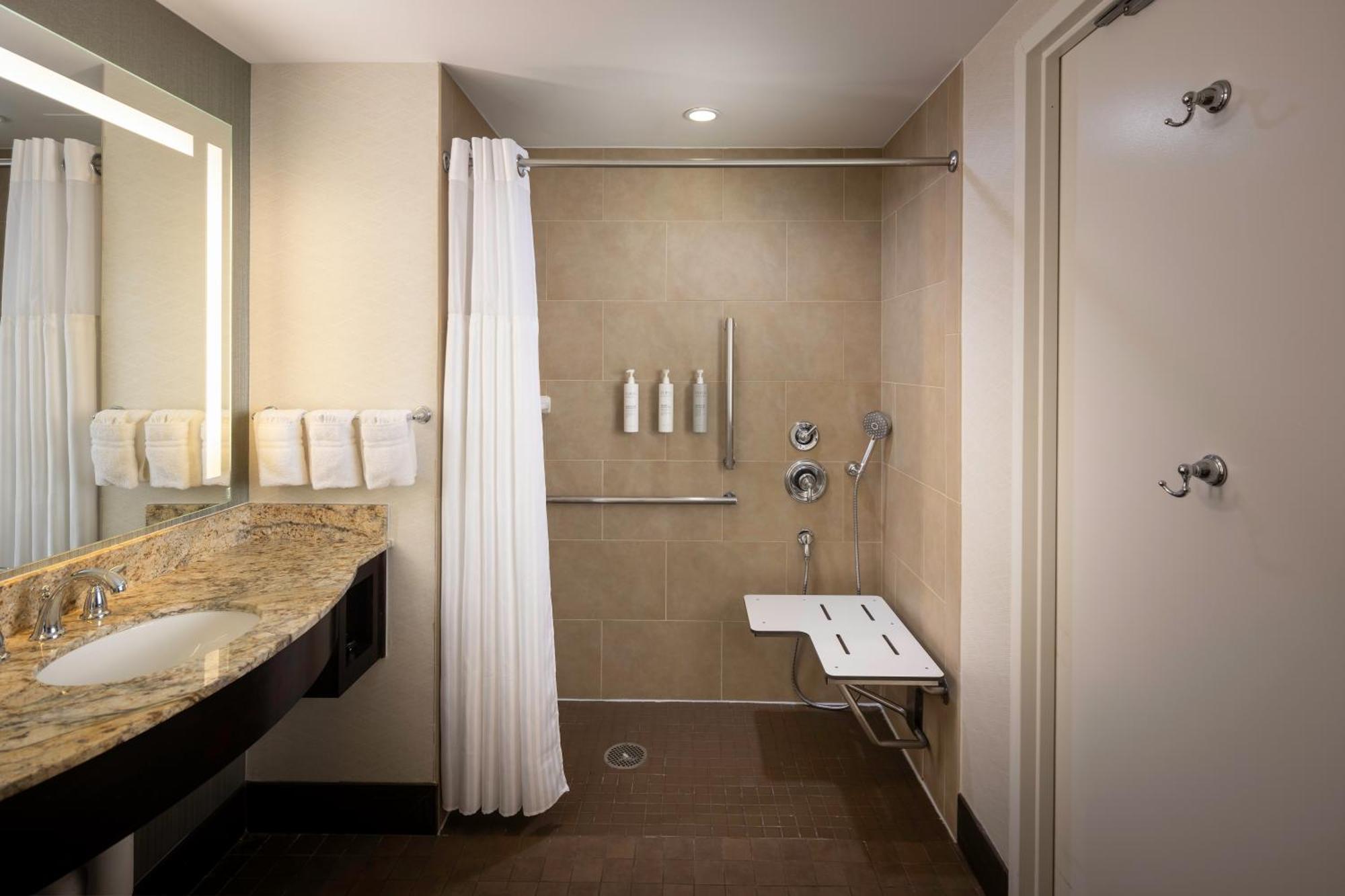 King Room Roll Shower Mobility Accessible,1592077542:JPEG