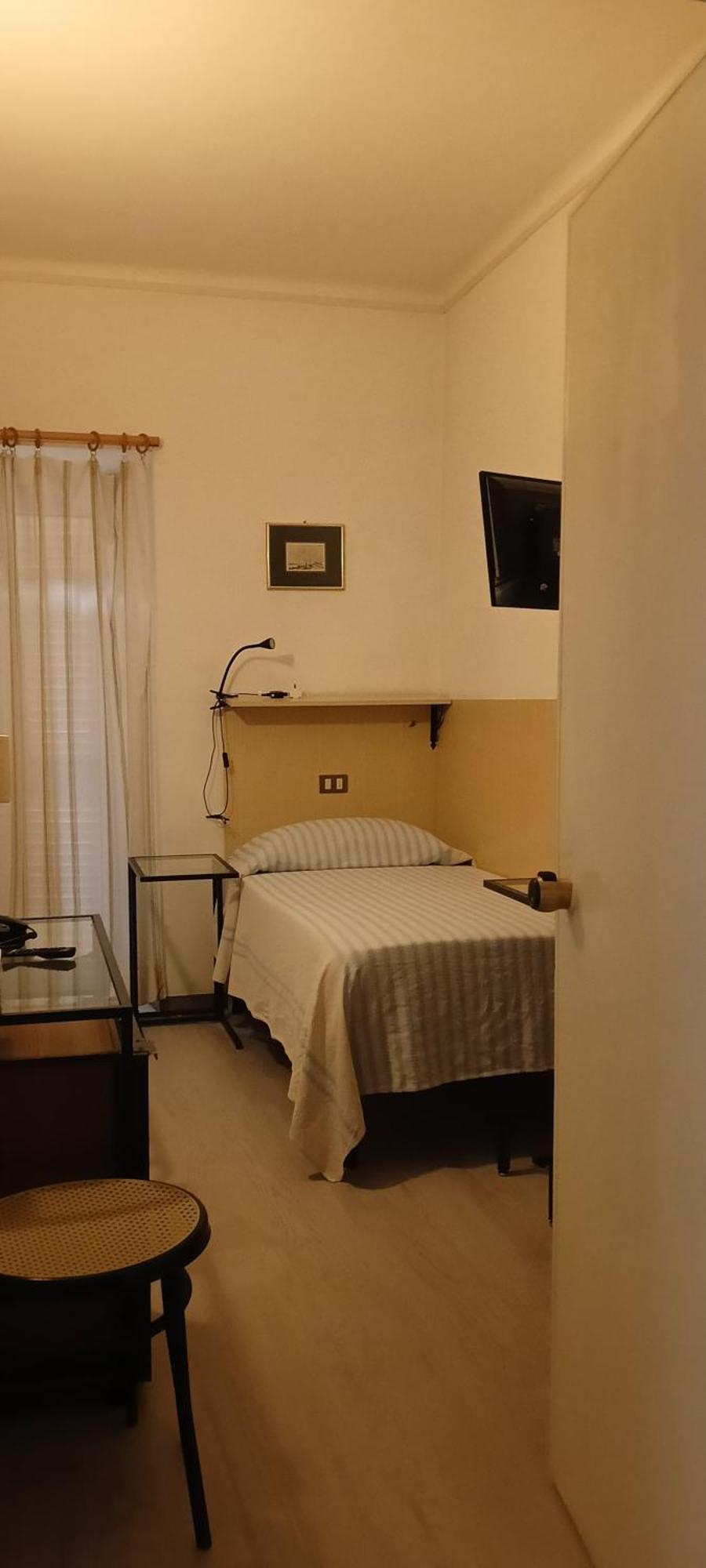 Single Room,1594527097:JPEG