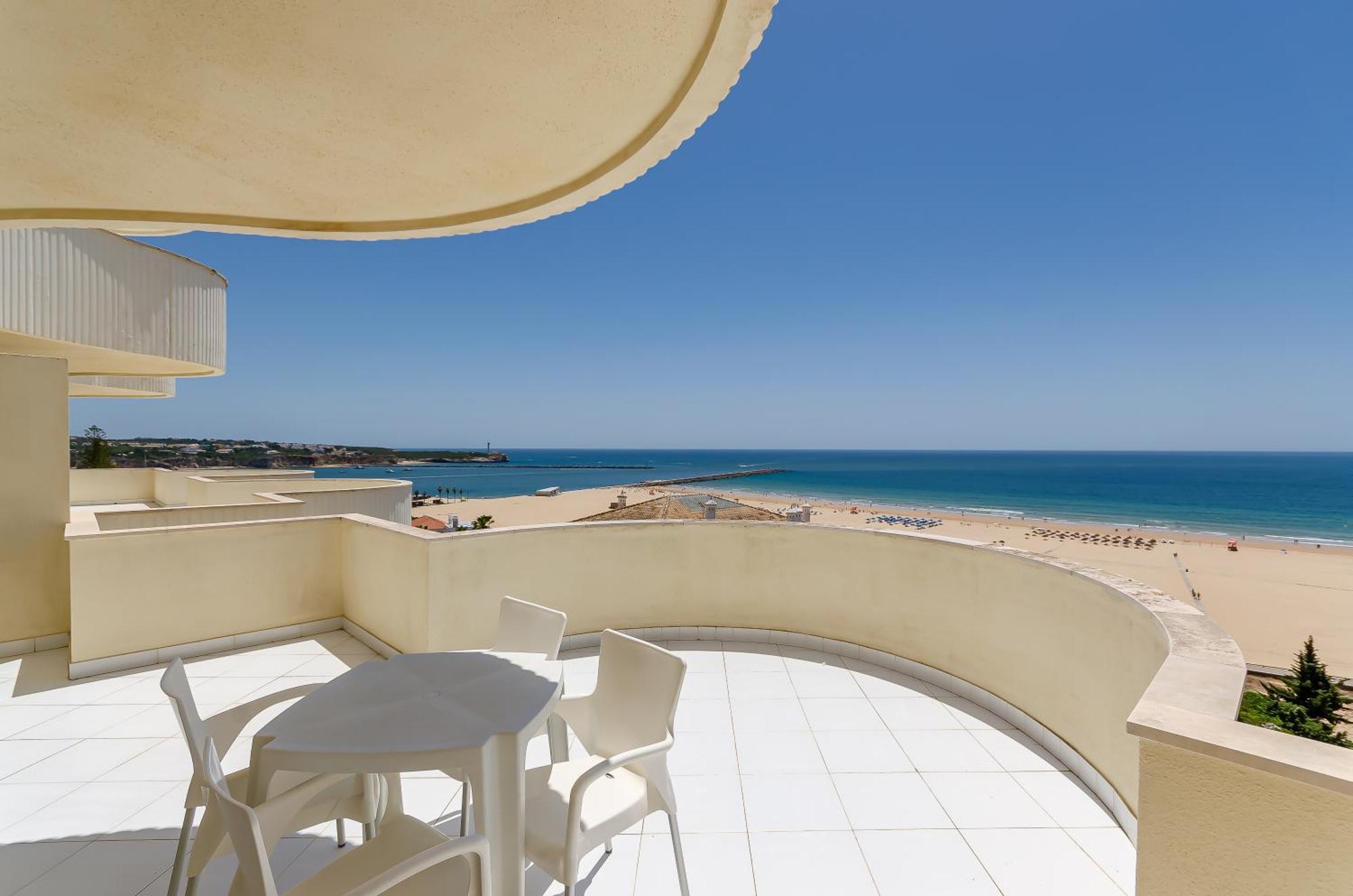 One-Bedroom Apartment Frontal Sea View,1594667729:JPEG
