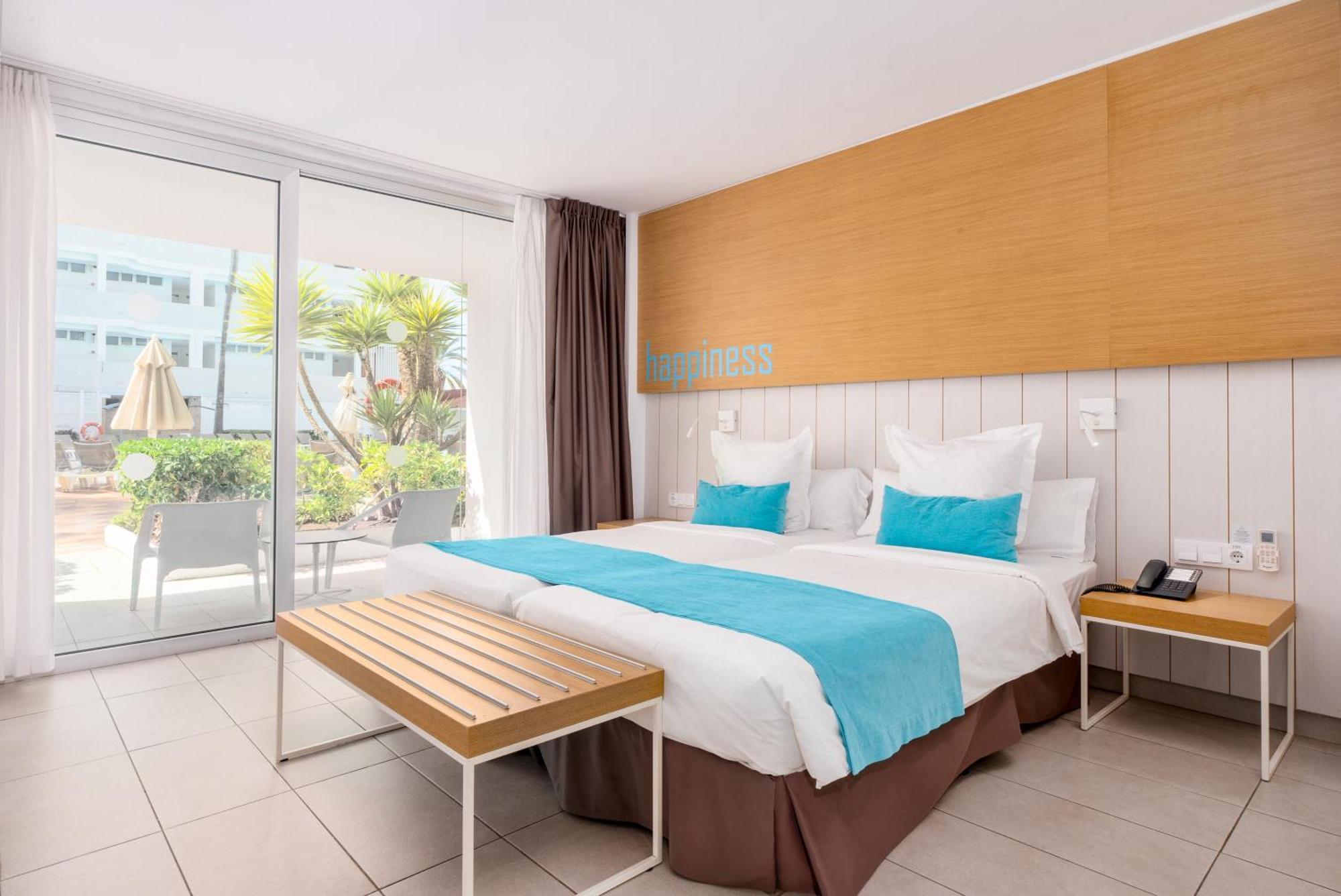 Habitación Doble con vistas a la piscina