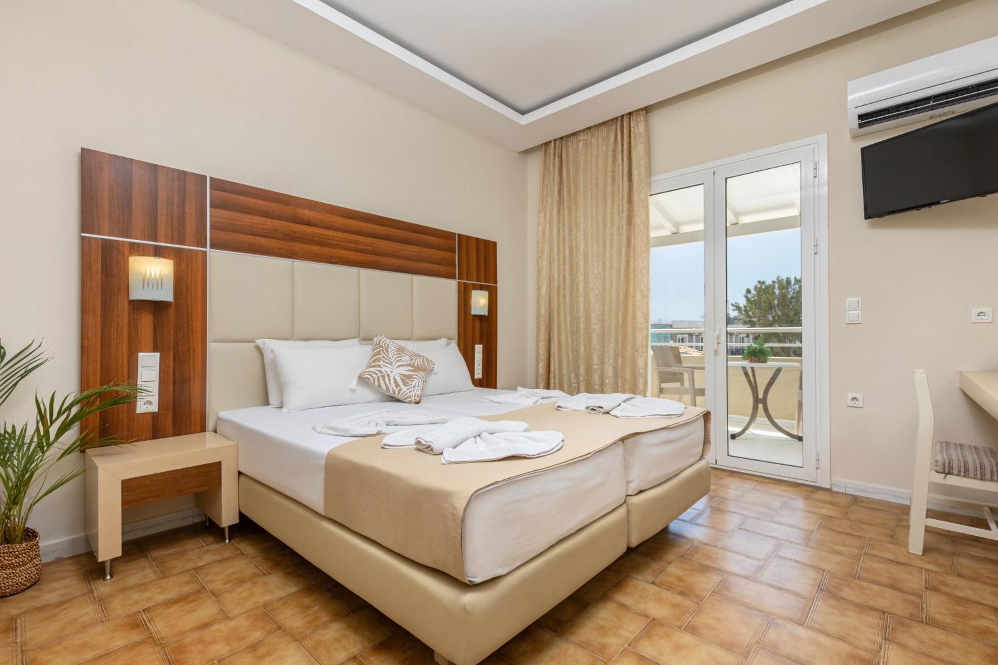 Superior Triple Room with Pool View