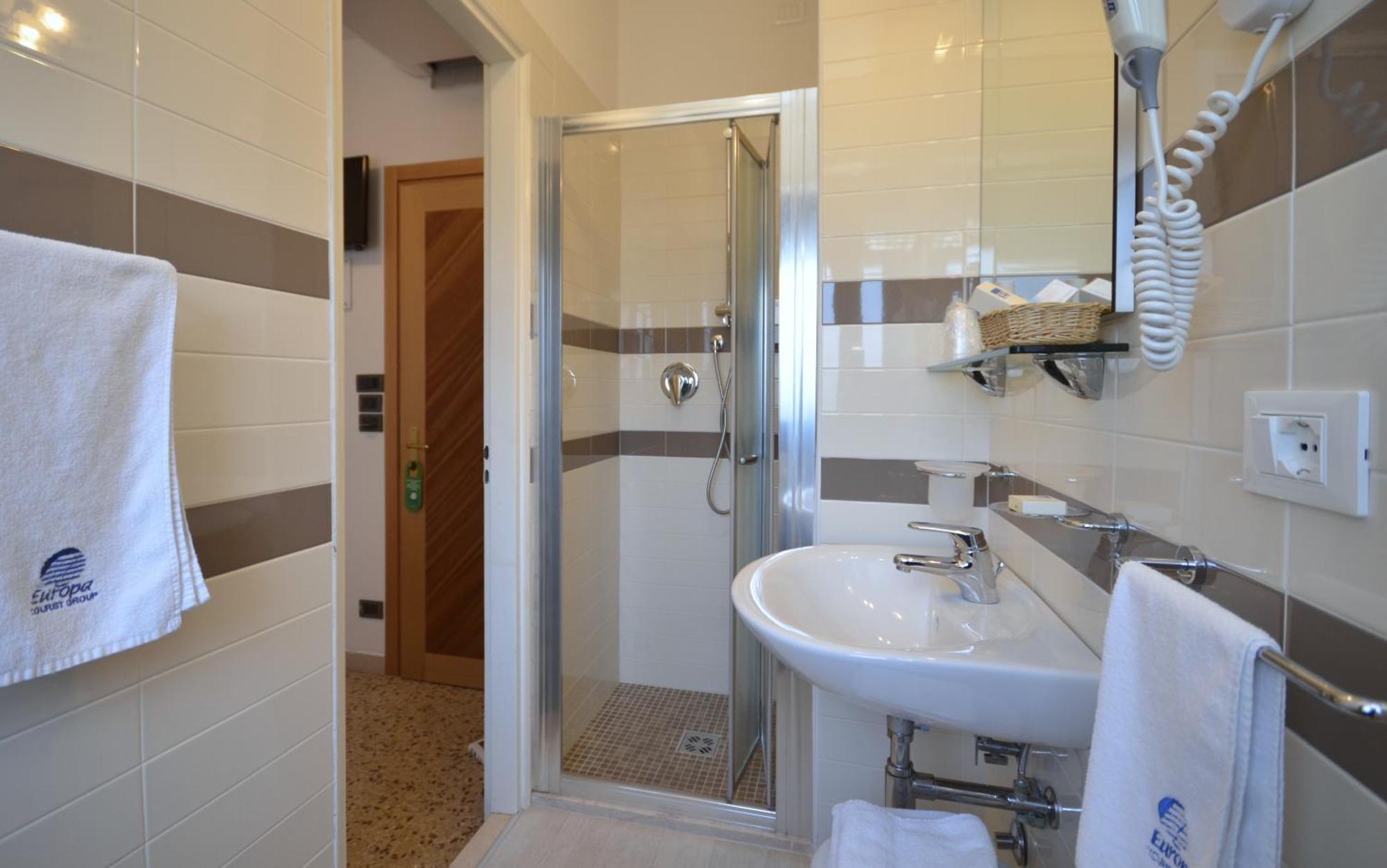 Single Room Private Bathroom