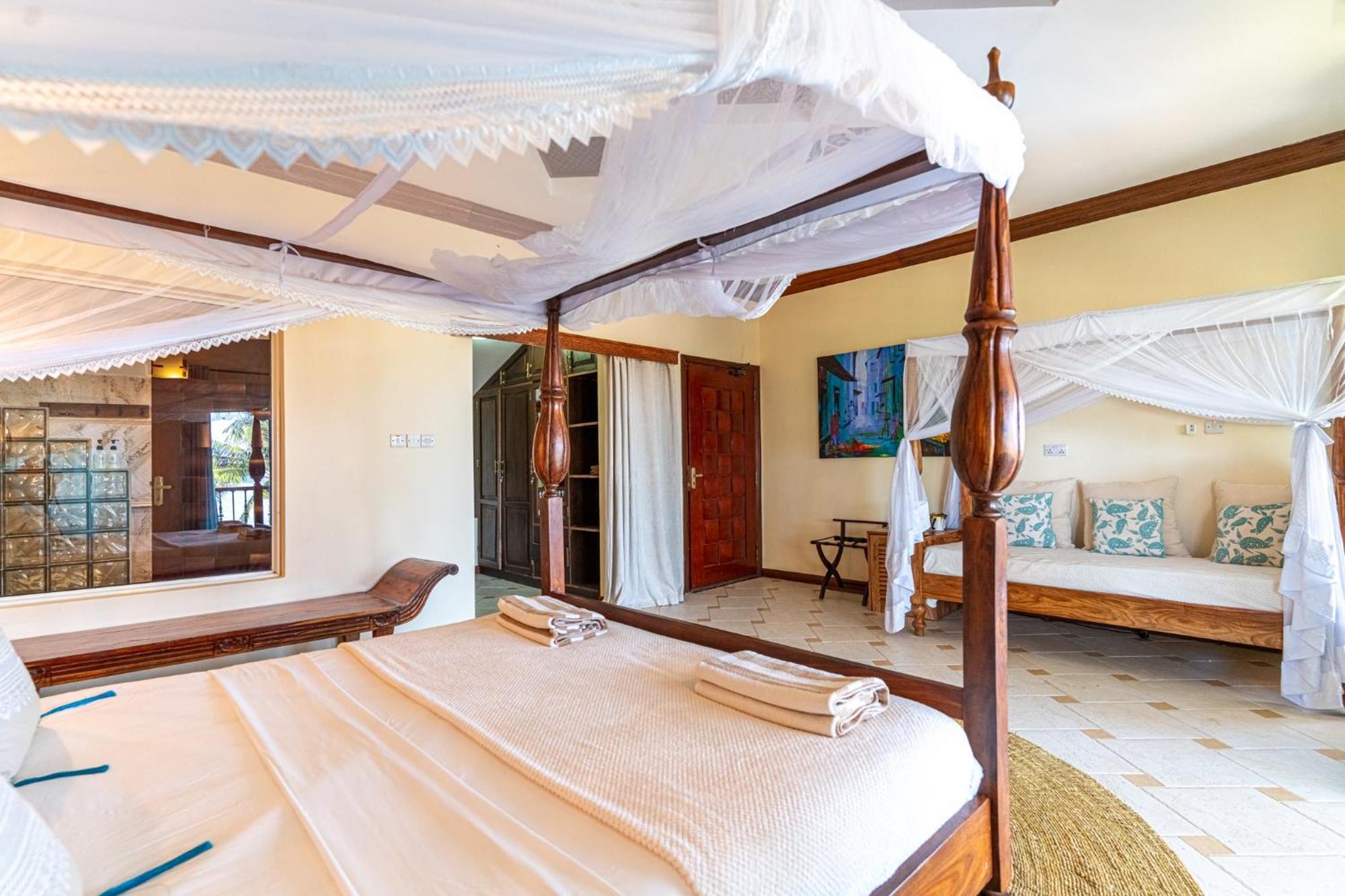Deluxe Zimmer mit Kingsize-Bett, Meerblick und Balkon