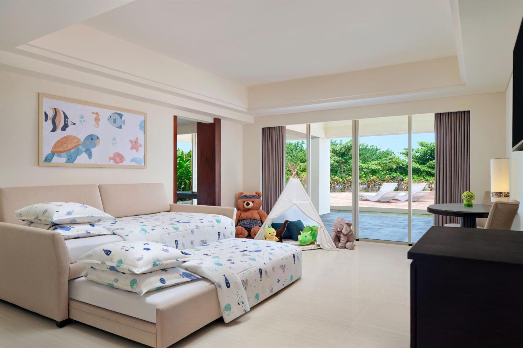 Premium Family Suite, Garden View, 1 King Bed & 2 Sofa Beds (max. occupancy 5 adults)