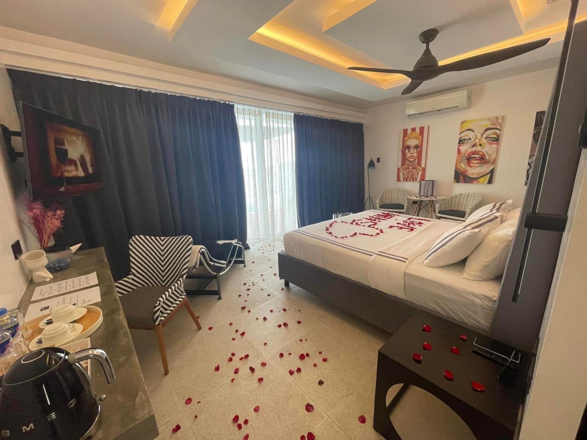 King Suite Private Pool