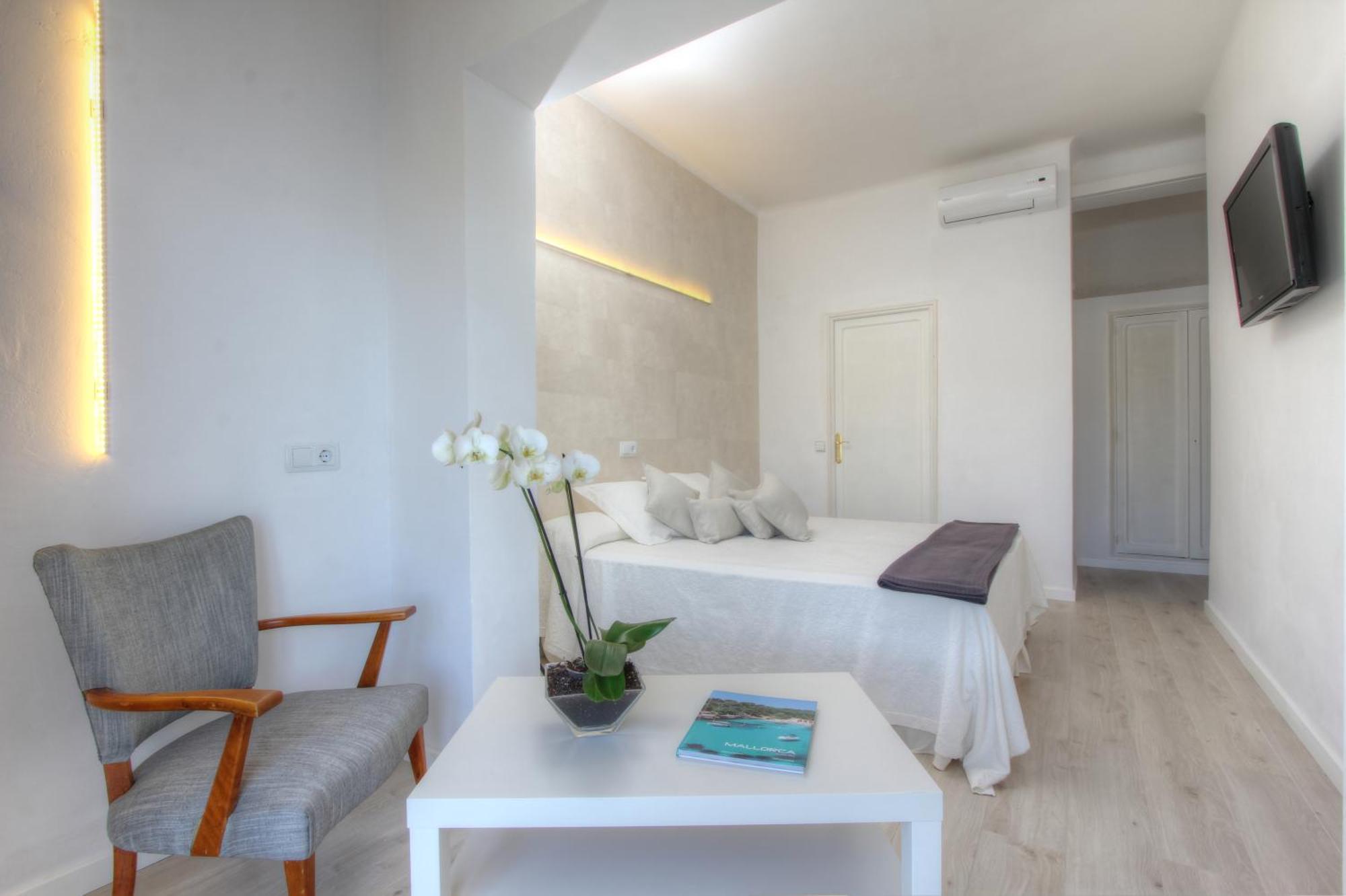 Double or Twin Room Partial Sea View